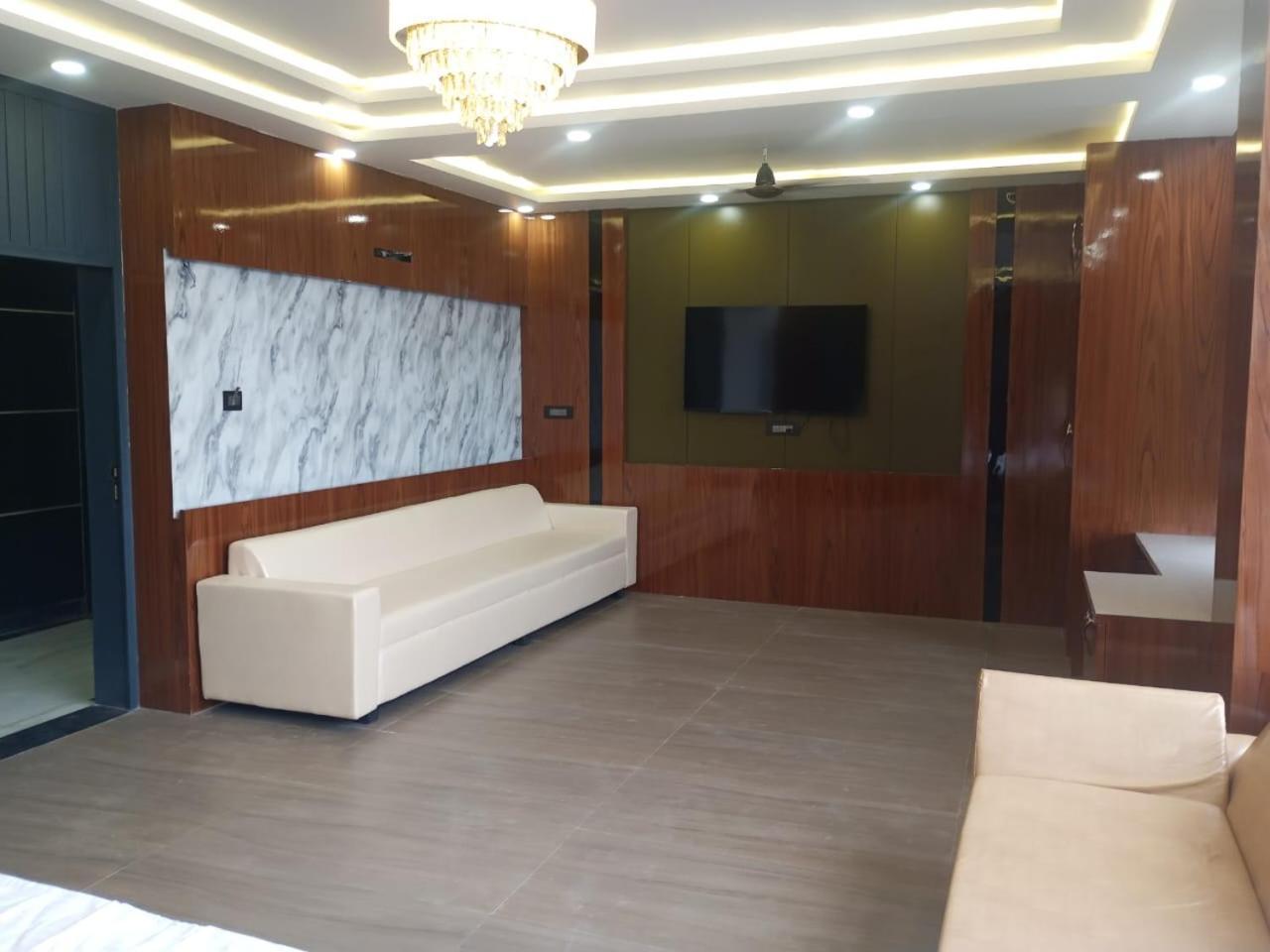Amenda Plaza Aerocity Delhi Hotel New Delhi