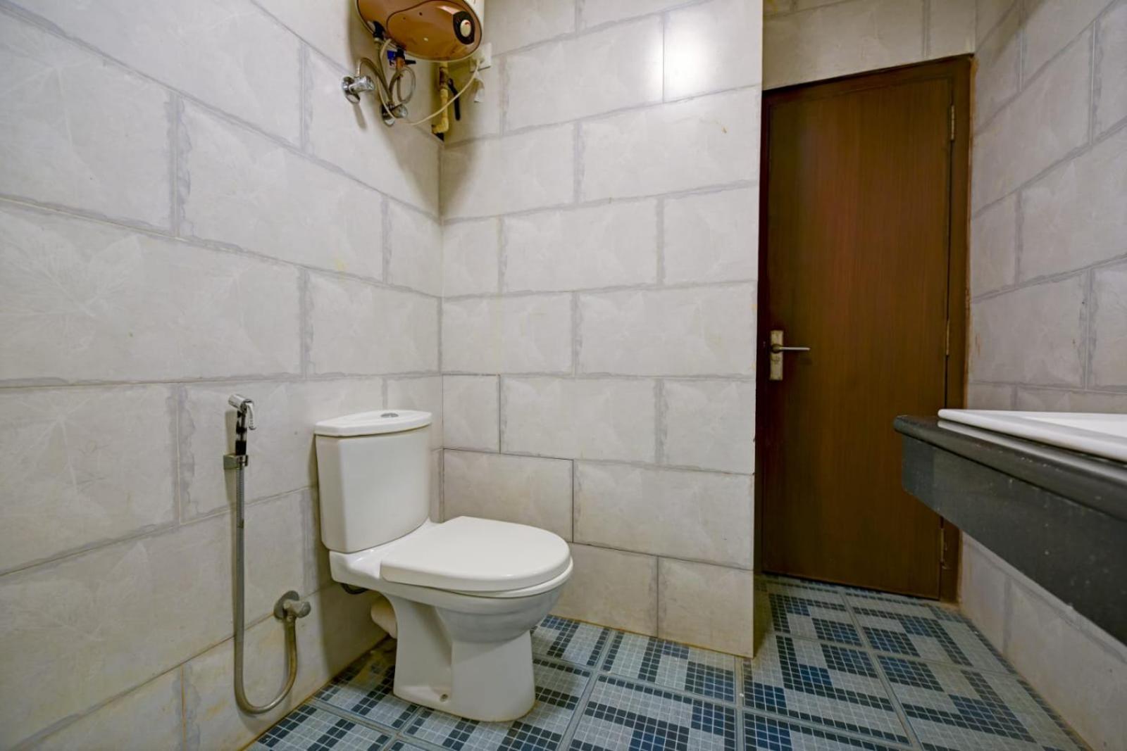 Amenda Plaza Aerocity Delhi Hotel New Delhi