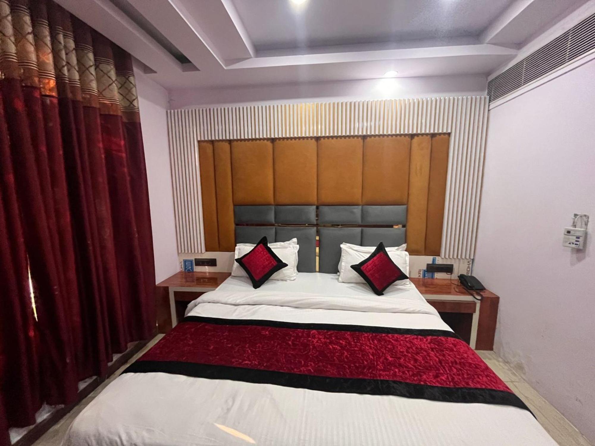 Ambience -5 Mints Walk From Railway Station