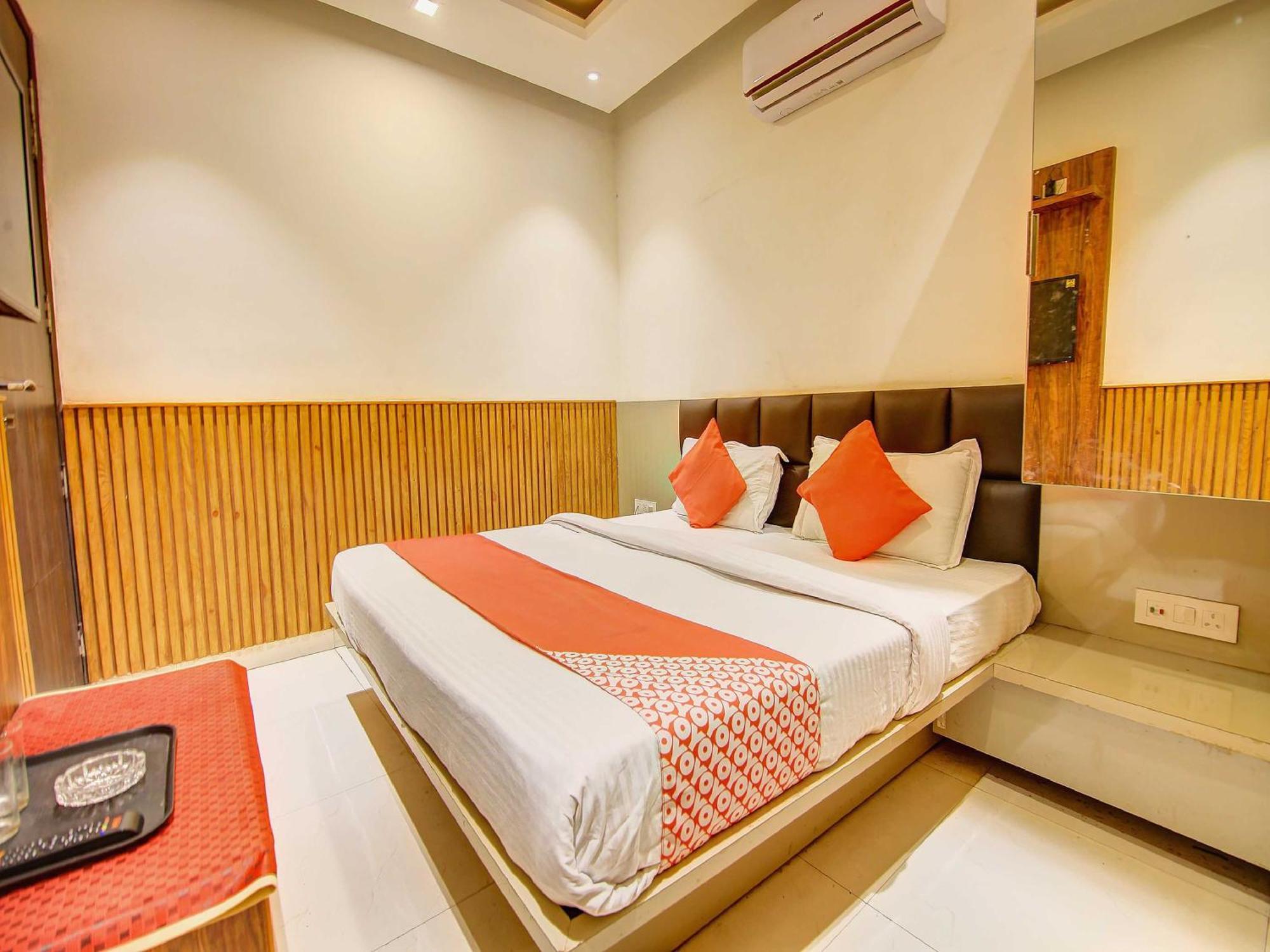 O Shri Sai Hotel