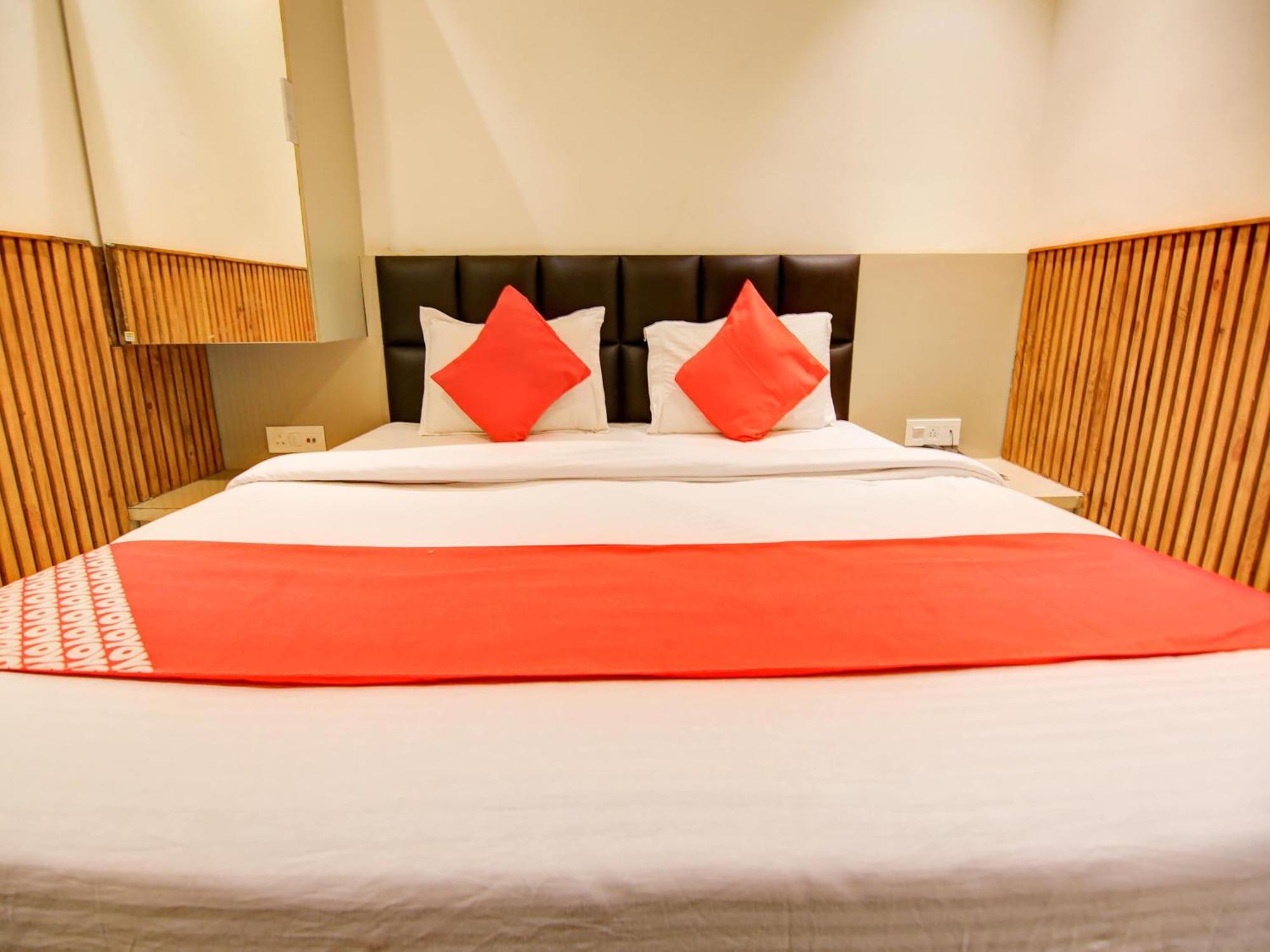 O Shri Sai Hotel