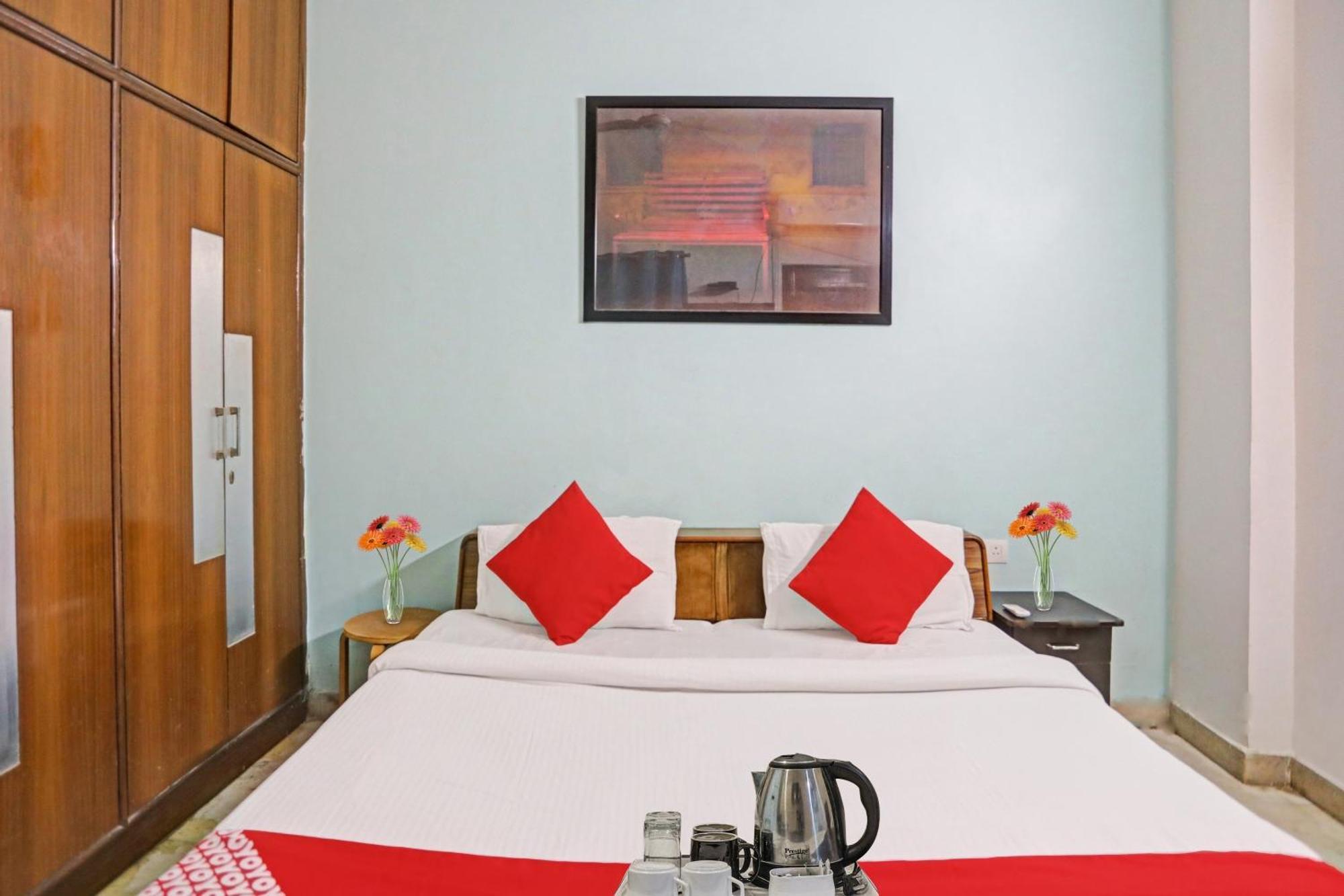 Hotel O Premium Near Dlf Avenue Saket 3*