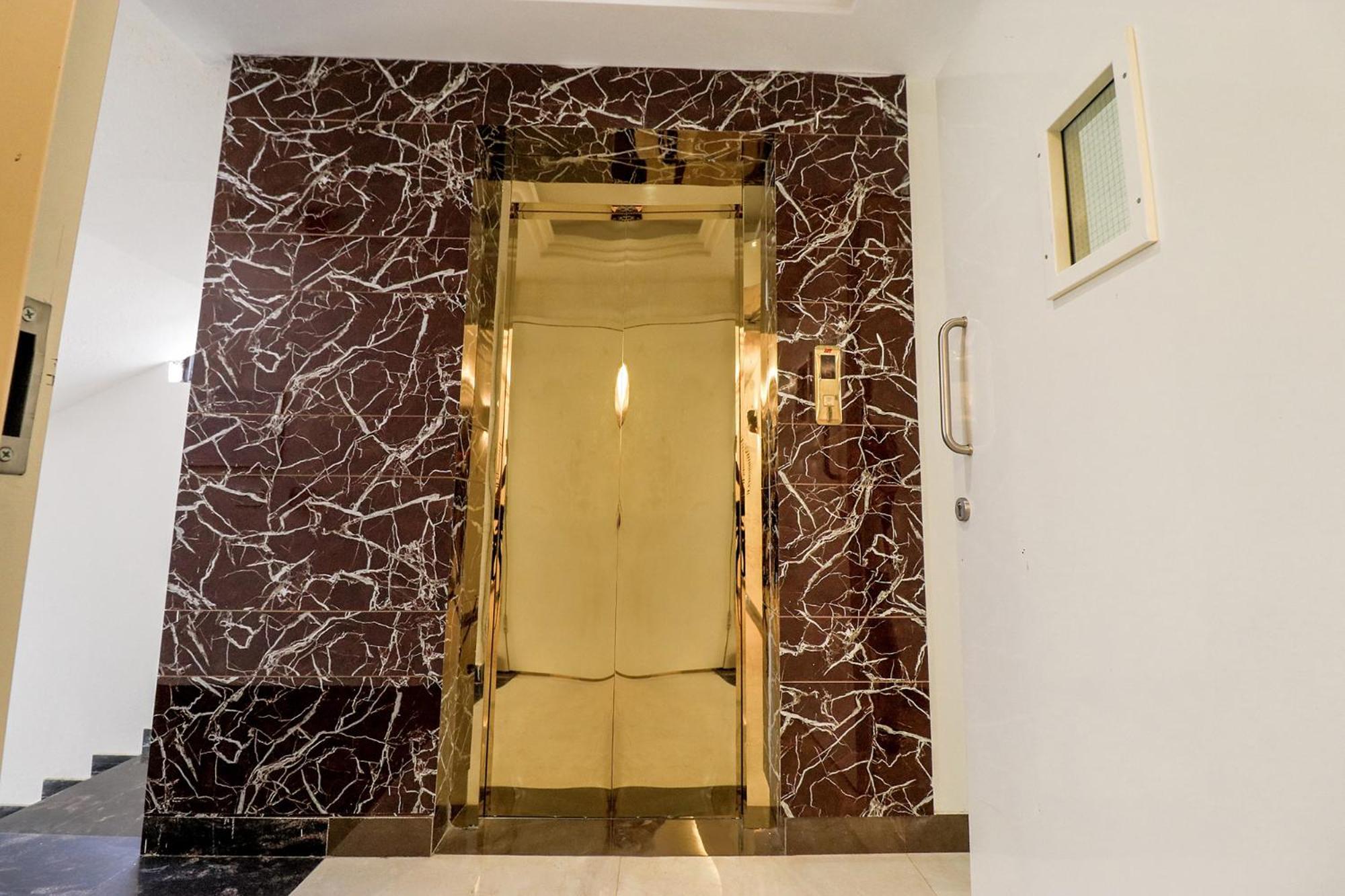 Fabhotel F9 Pitampura 3*