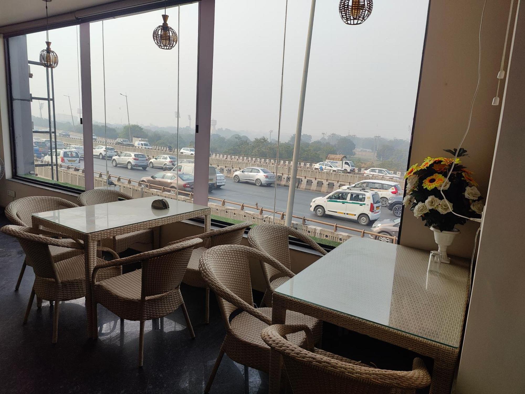 Nova Near Delhi Airport Hotel