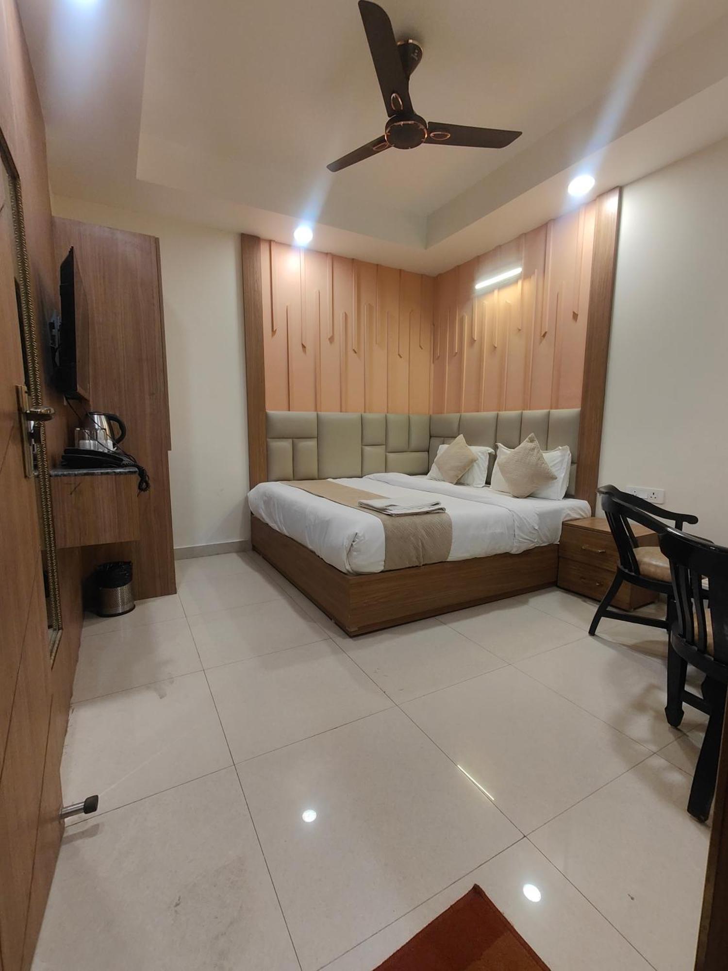 Nova Near Delhi Airport Hotel New Delhi