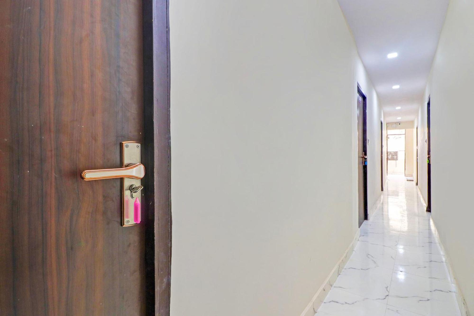 Super O Star View Residency Hotel New Delhi