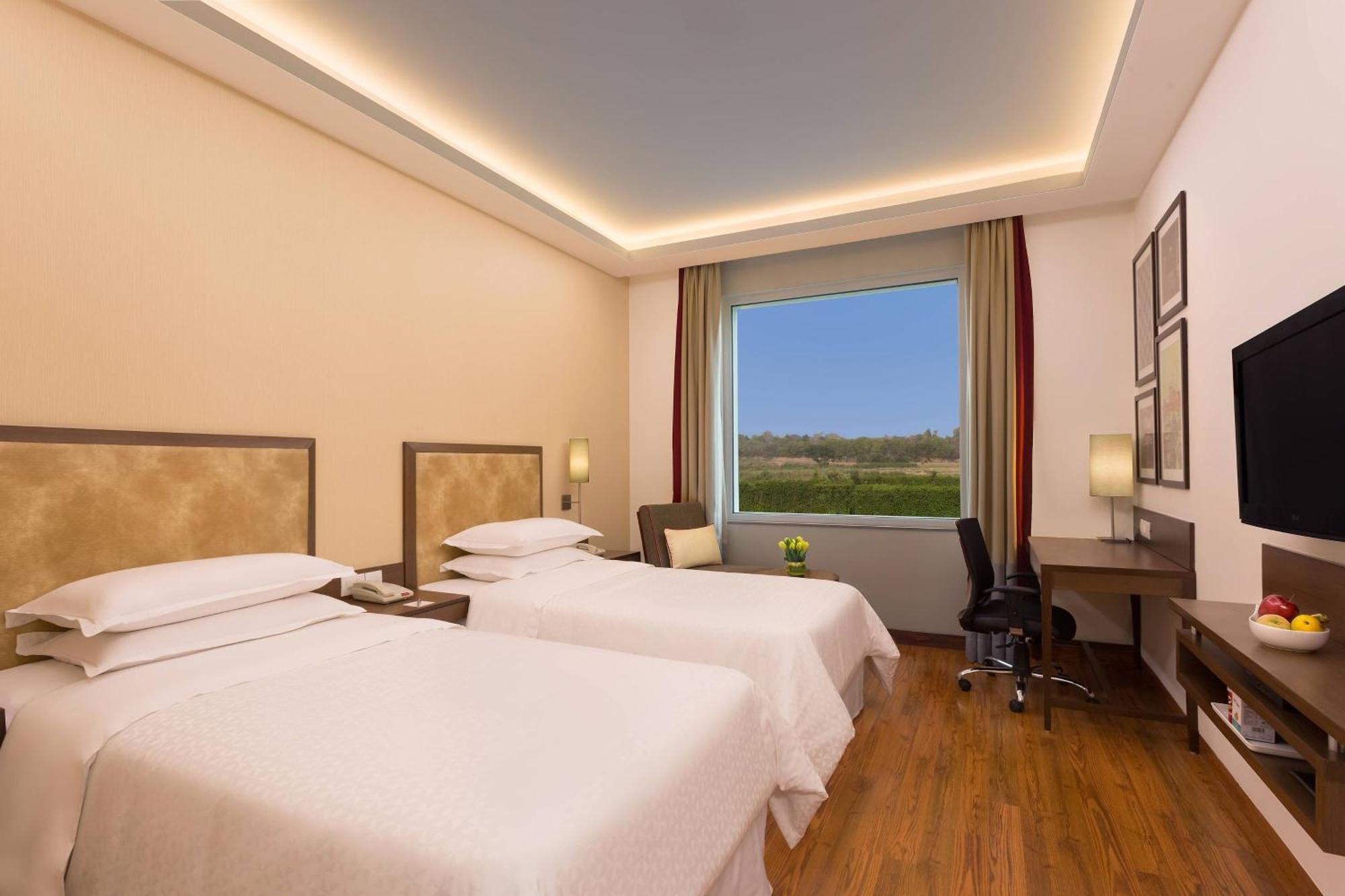 Four Points By Sheraton New Delhi, Airport Highway 3* New Delhi