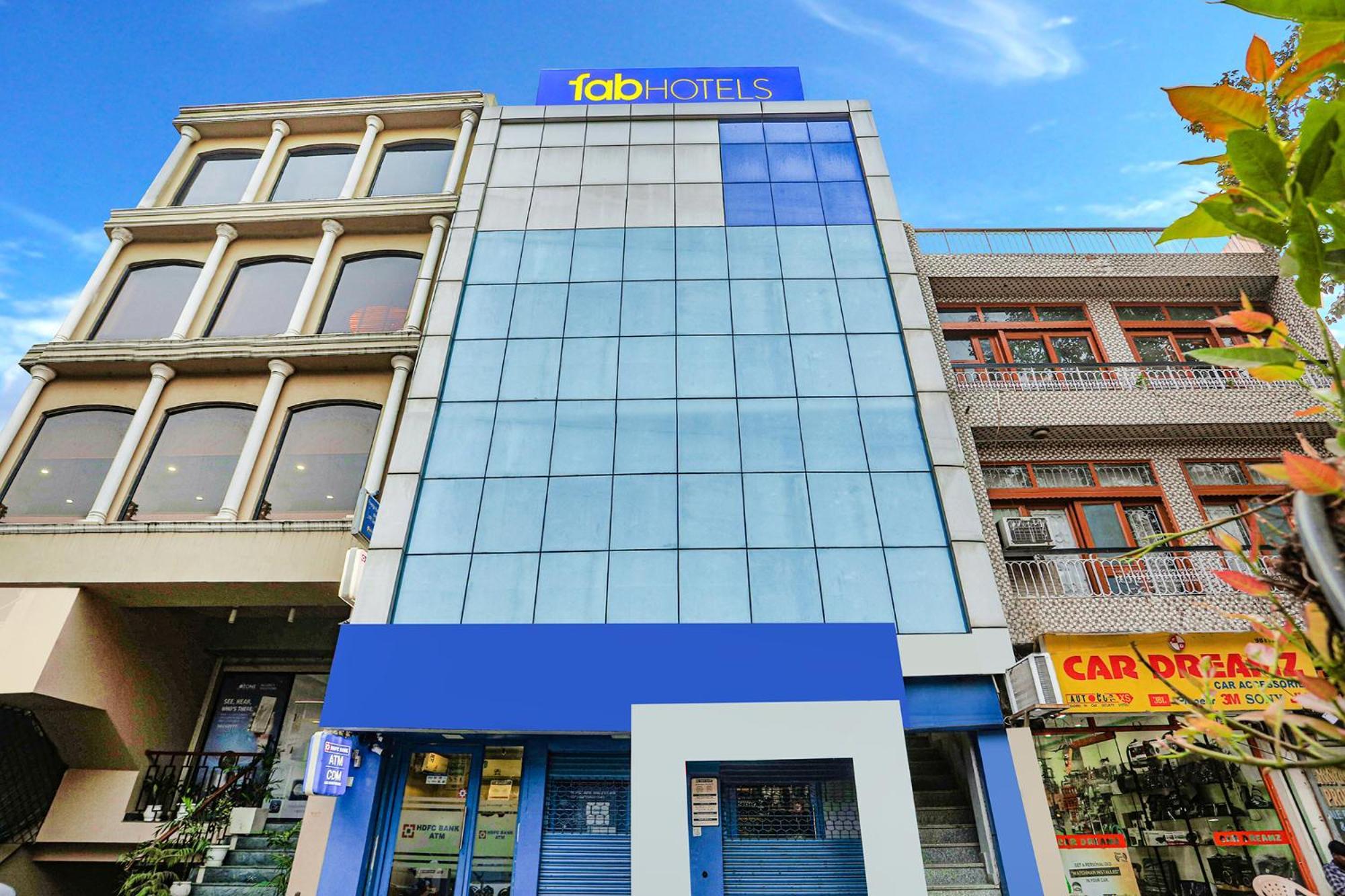 Collection O Golden Key Near Tdi Mall Hotel 4*