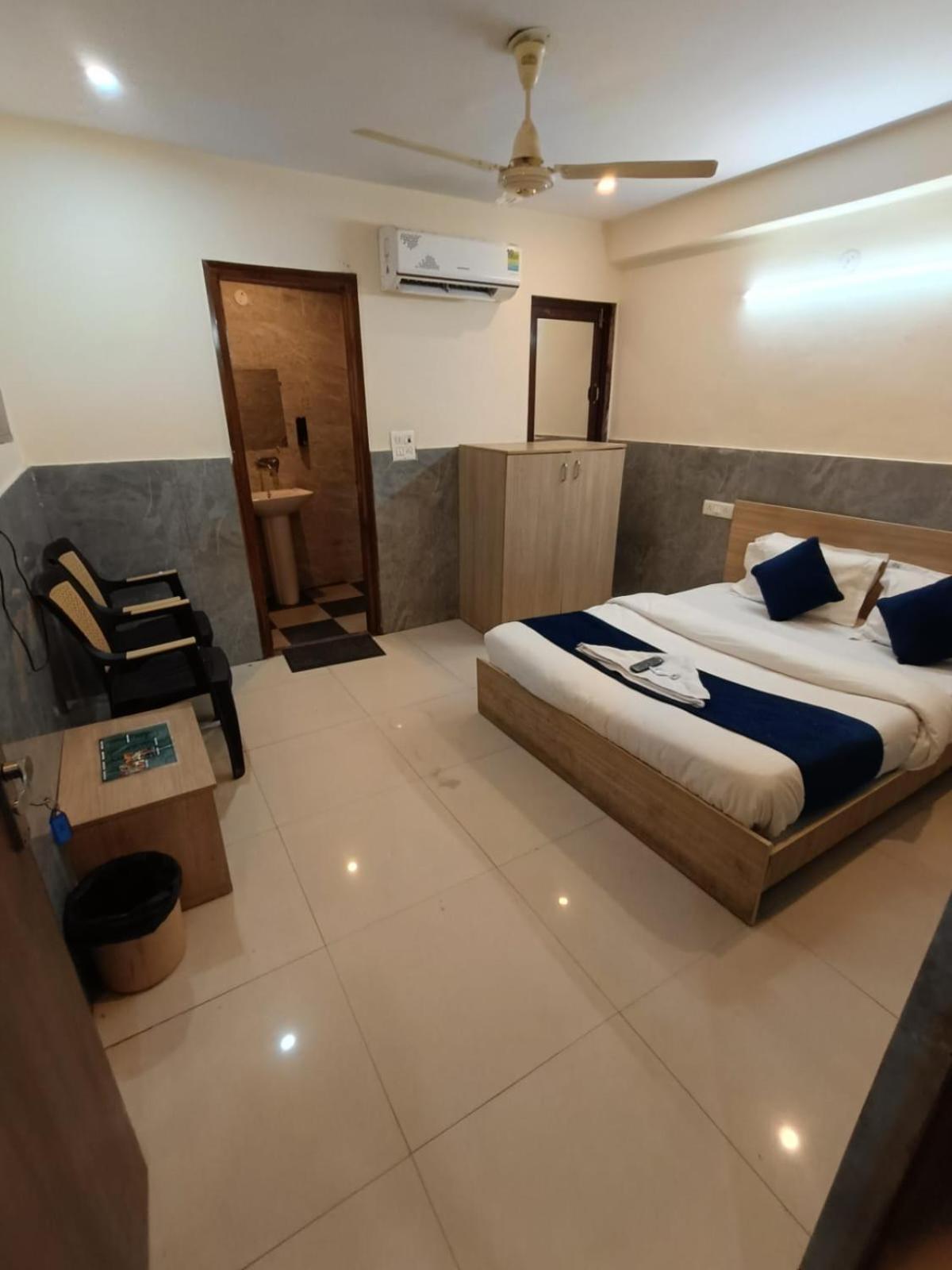 Silver Place Near Igi Airport Dwarka Hotel 2*