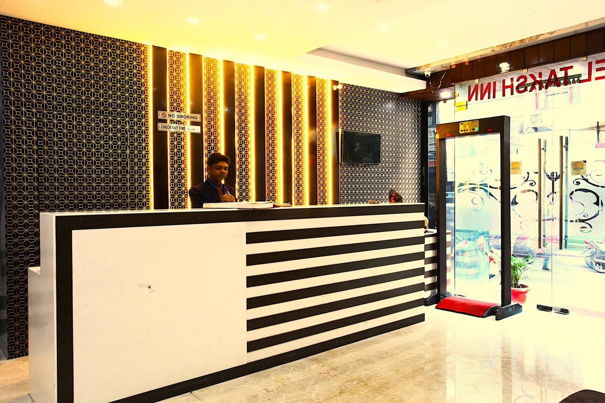 Taksh Hhr, Karol Bagh, Metro Station