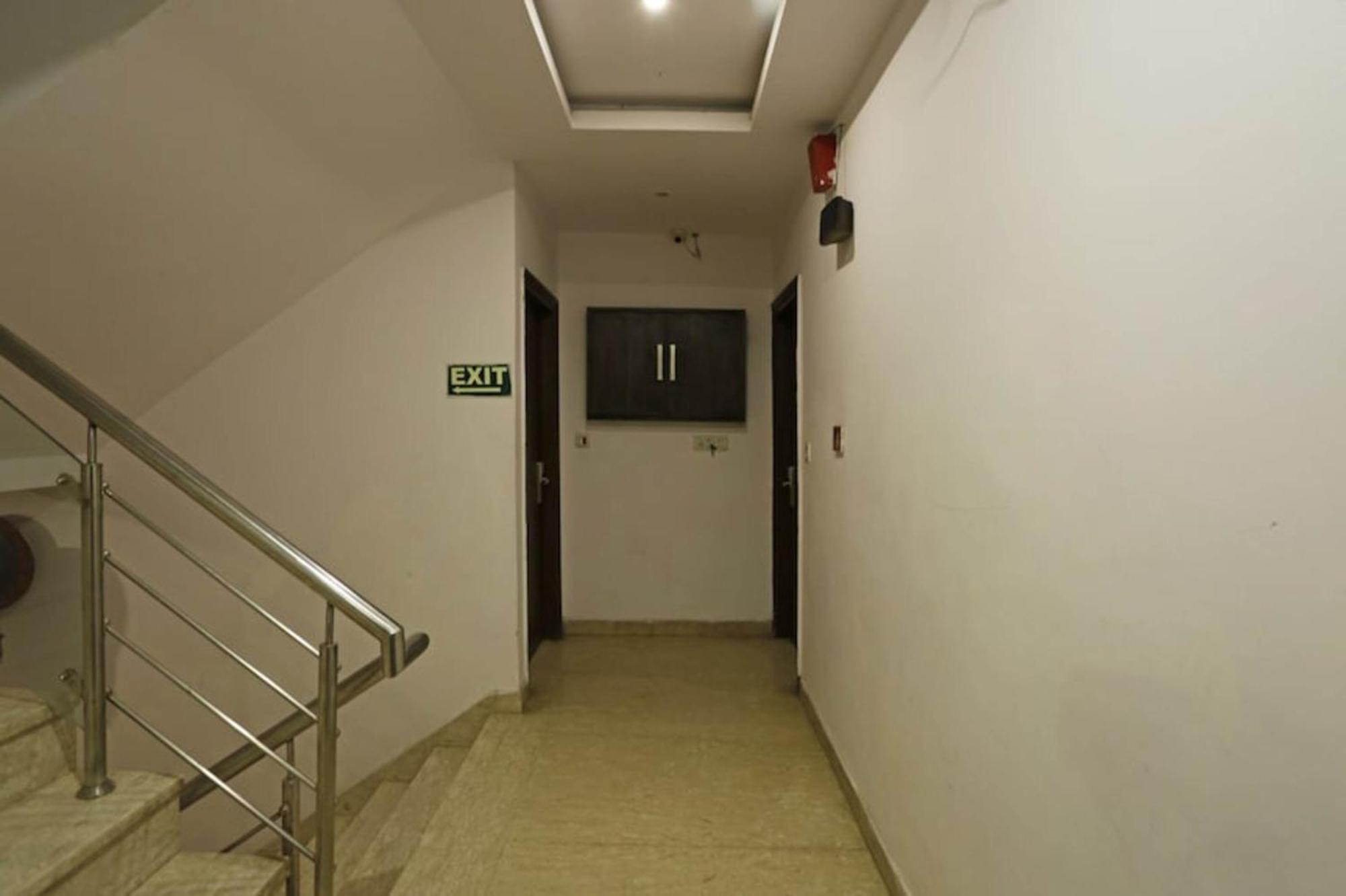 Ambience -5 Mints Walk From Railway Station Hotel 4*