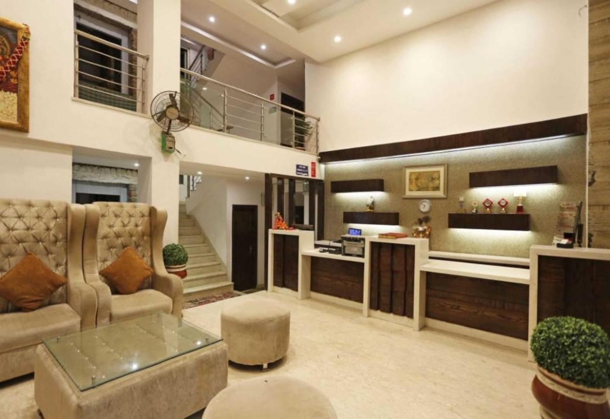 Ambience -5 Mints Walk From Railway Station Hotel 4*