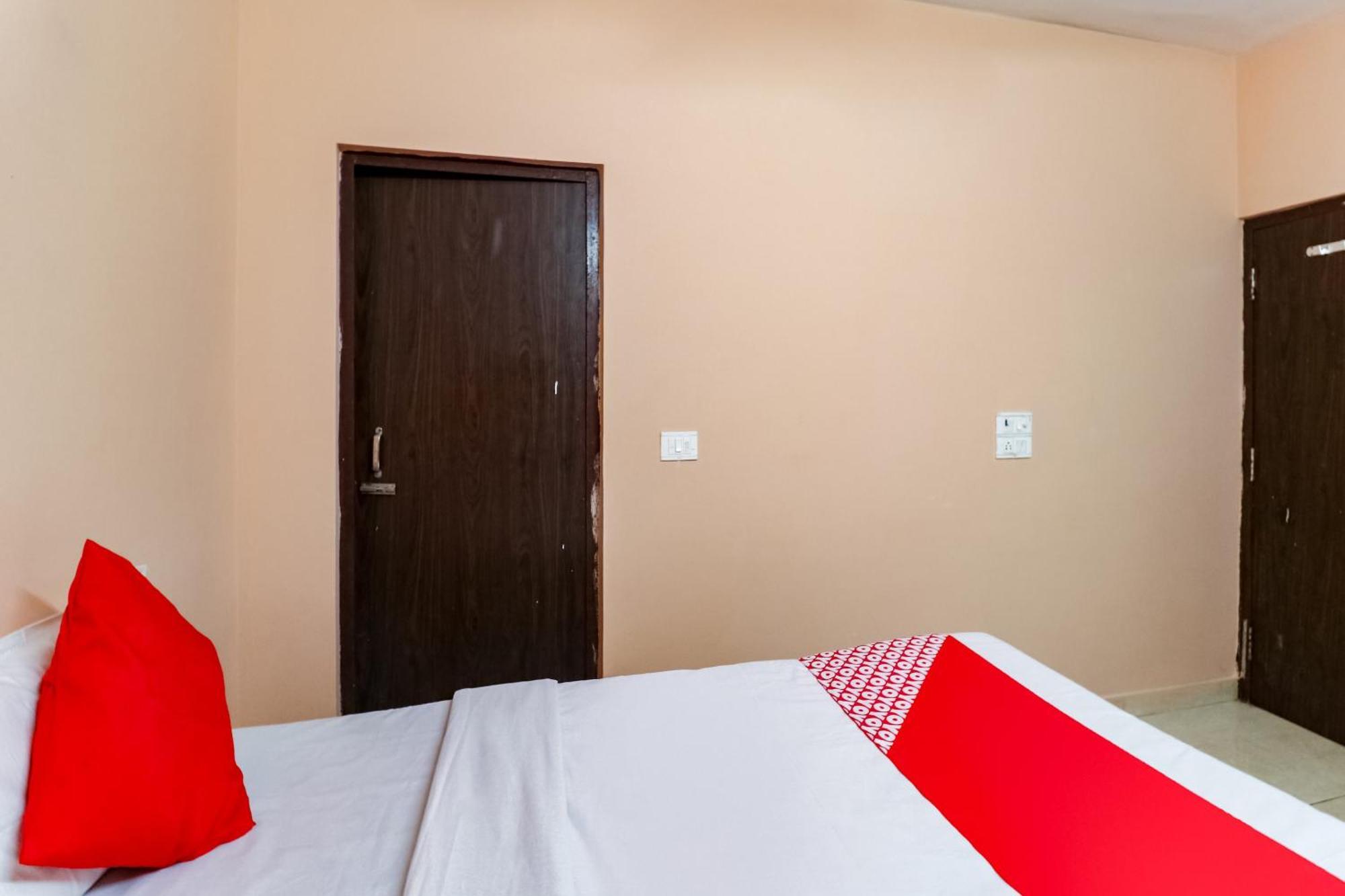 Hotel O Bansal 3*