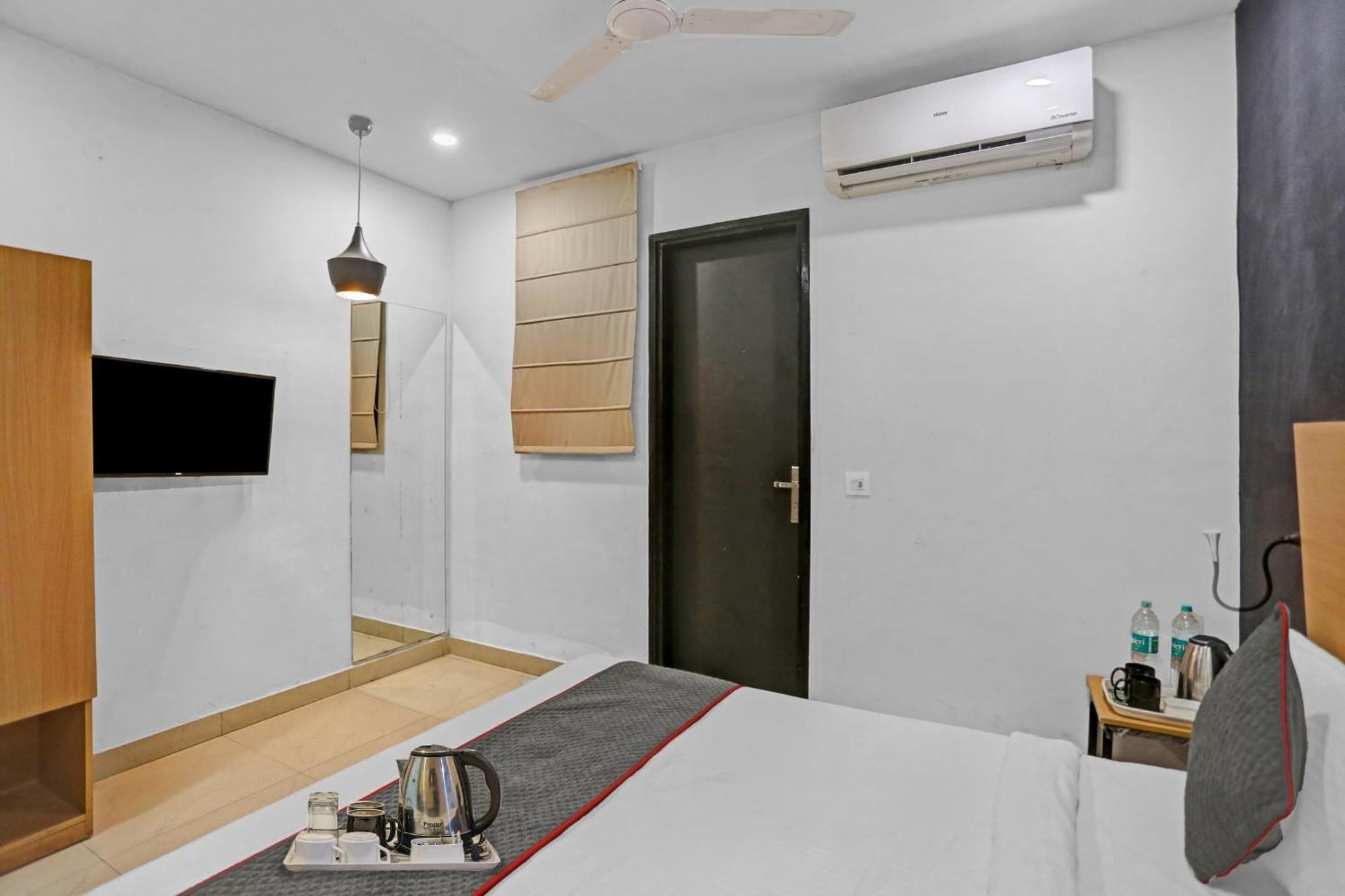 Townhouse Nangal Raya Pankha Road Hotel