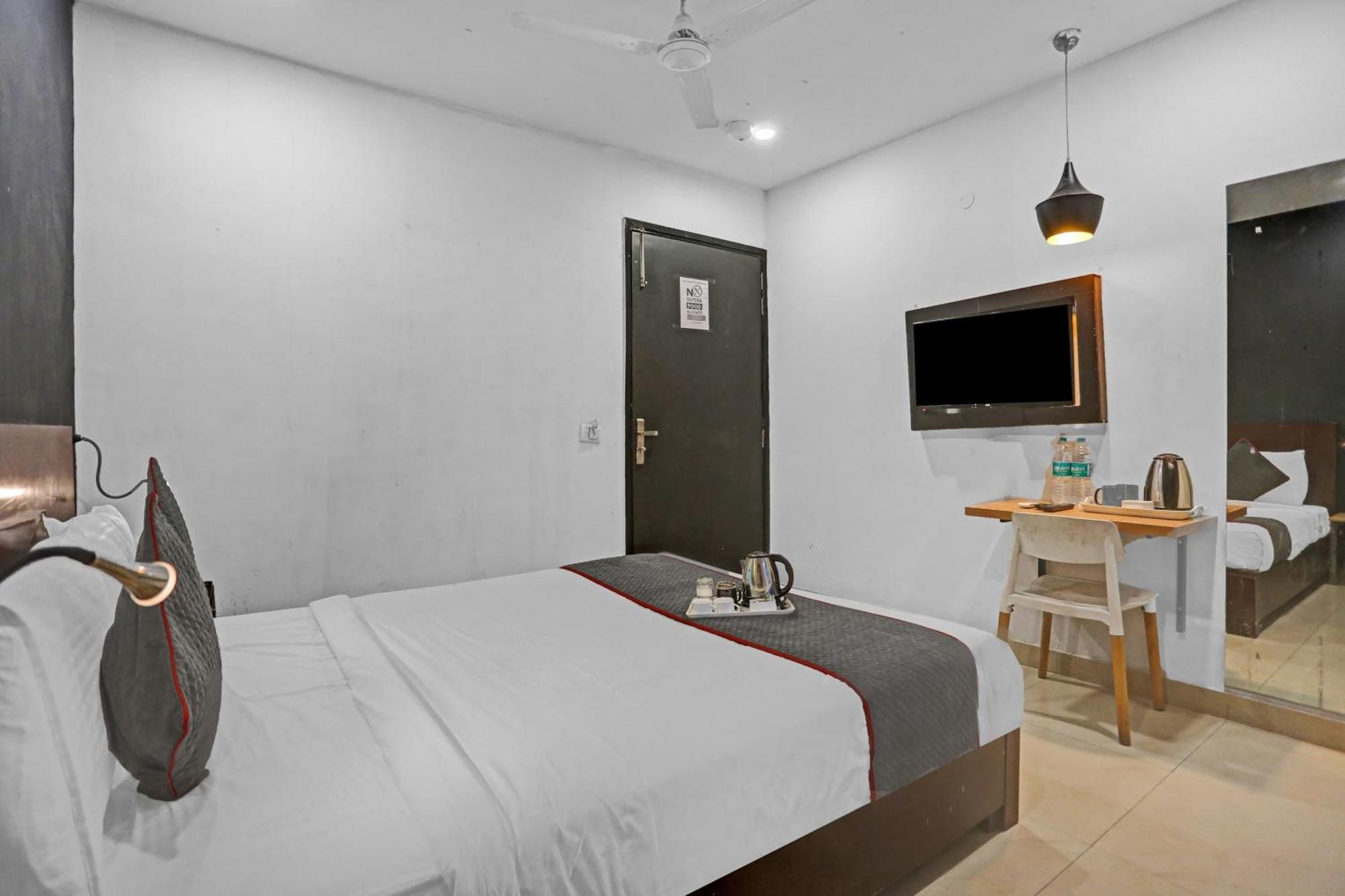 Townhouse Nangal Raya Pankha Road New Delhi