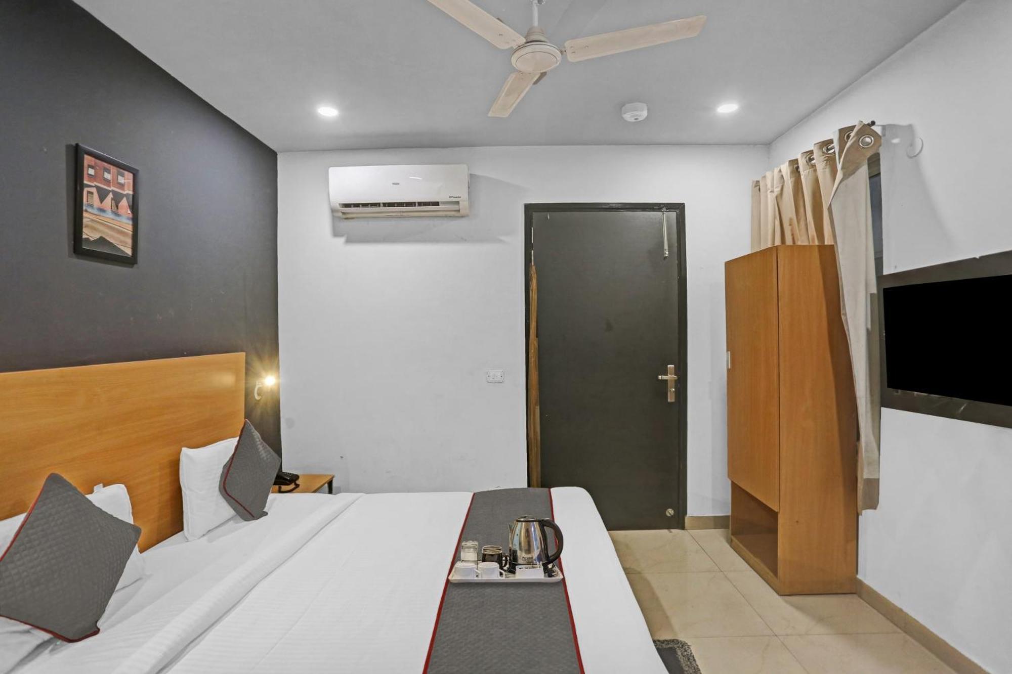 Townhouse Nangal Raya Pankha Road Hotel New Delhi
