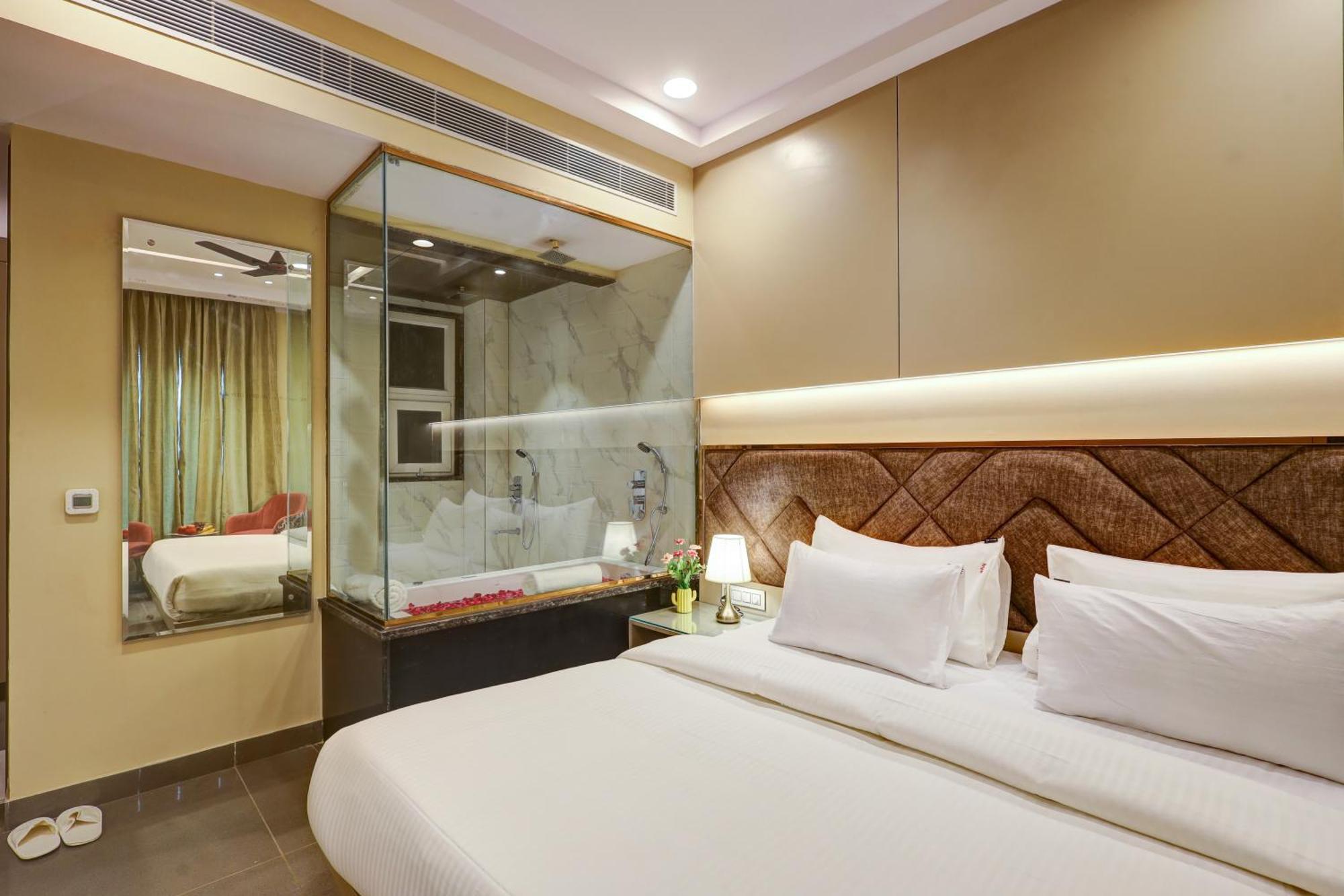 The Viking - Luxury Living Steps Away From New Delhi & Connaught Place 4*