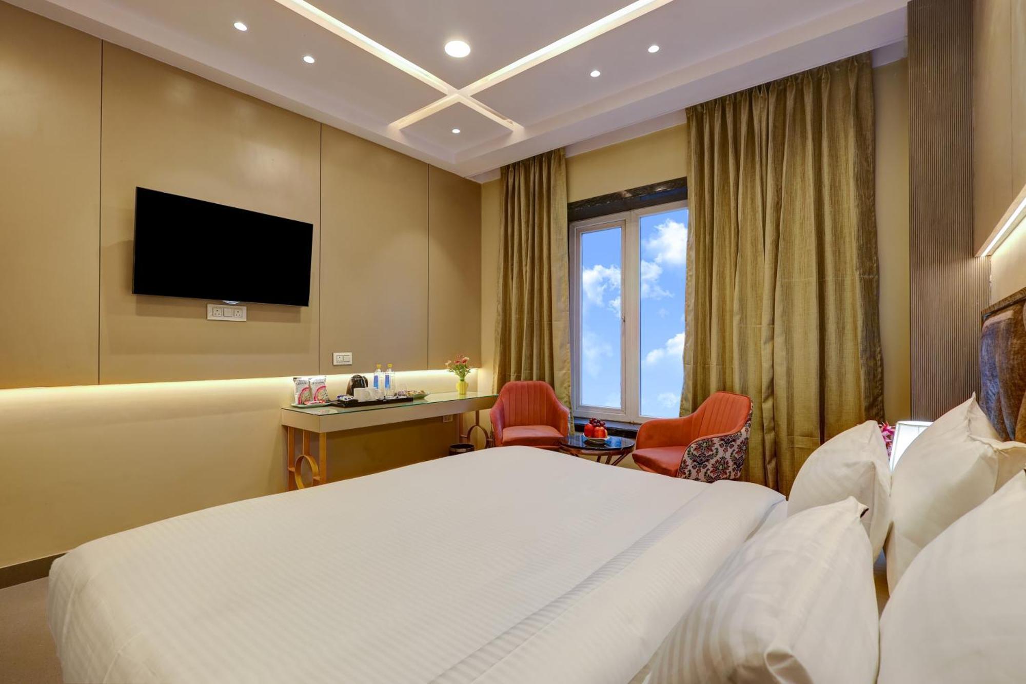 Hotel The Viking - Luxury Living Steps Away From New Delhi & Connaught Place