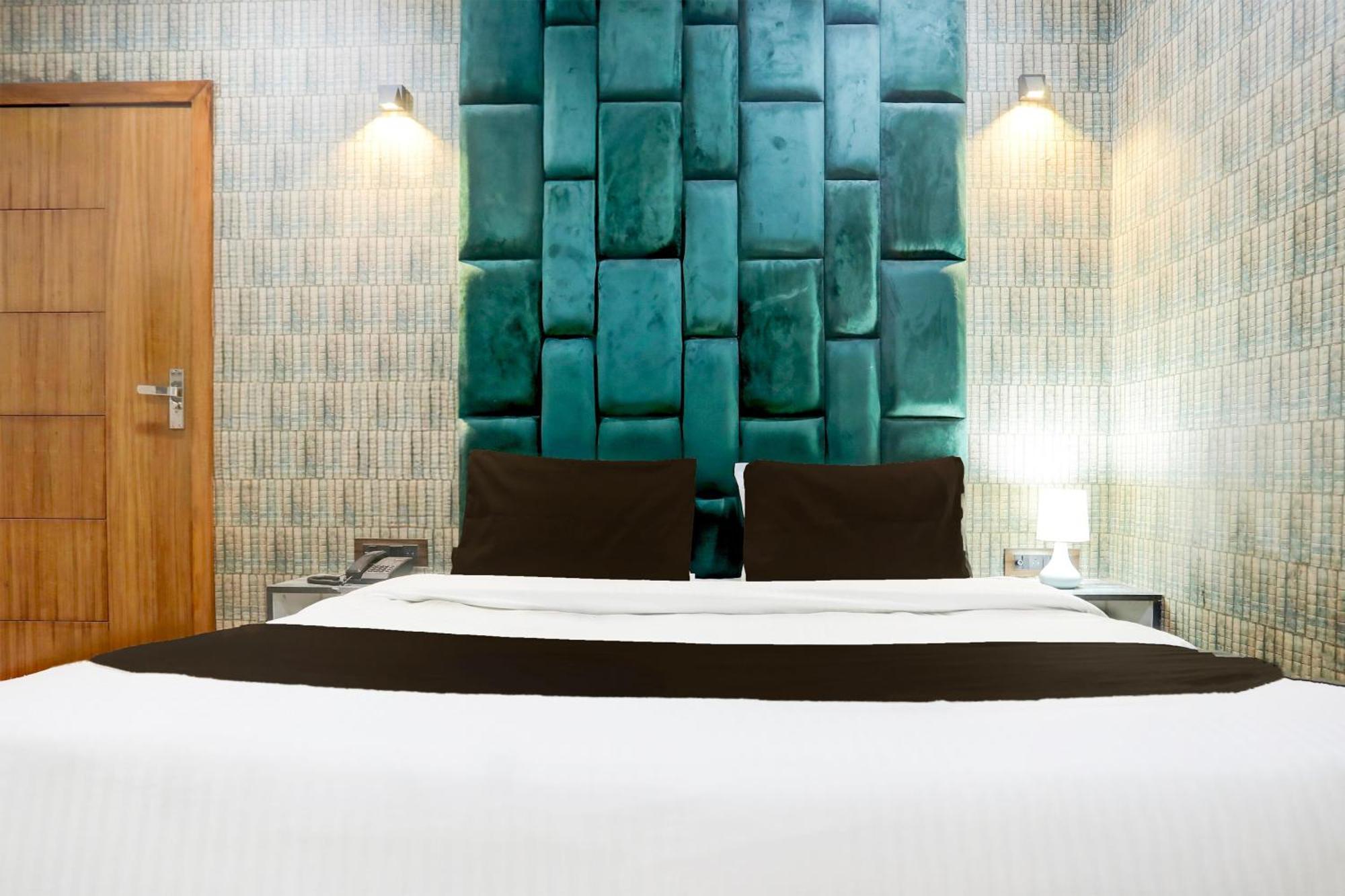 Hotel O Jeet