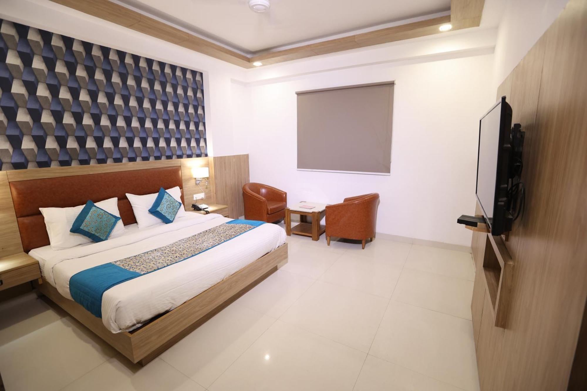 Elevate - With Complimentary Pickup Or Drop Near Delhi Airport Hotel New Delhi