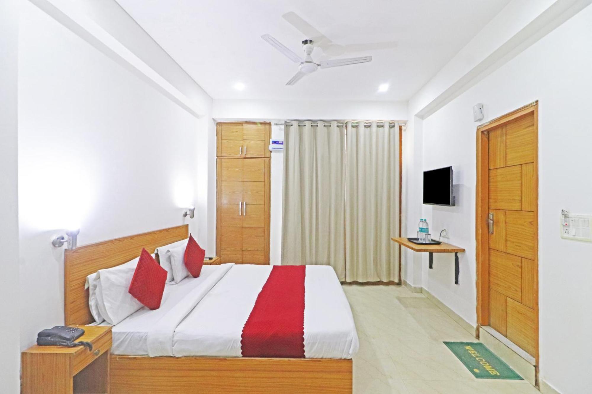 Trendy Residency - Couple Friendly