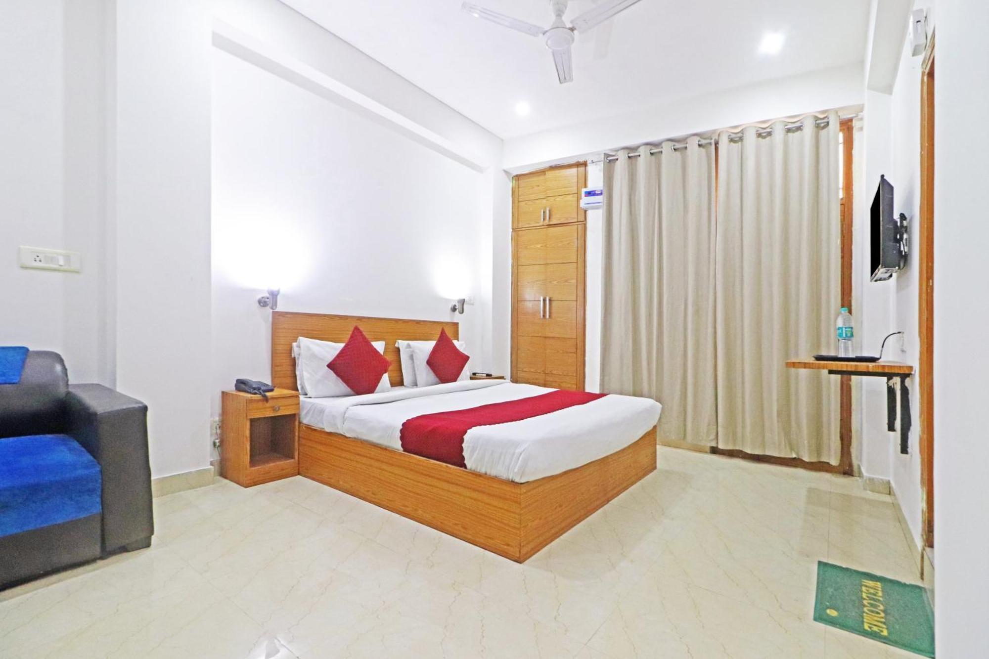 Hotel Trendy Residency - Couple Friendly