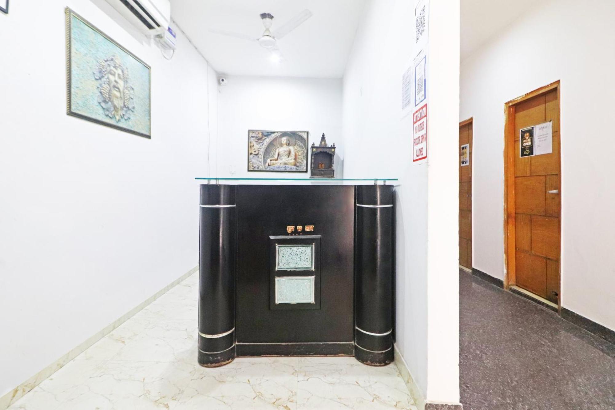 Trendy Residency - Couple Friendly