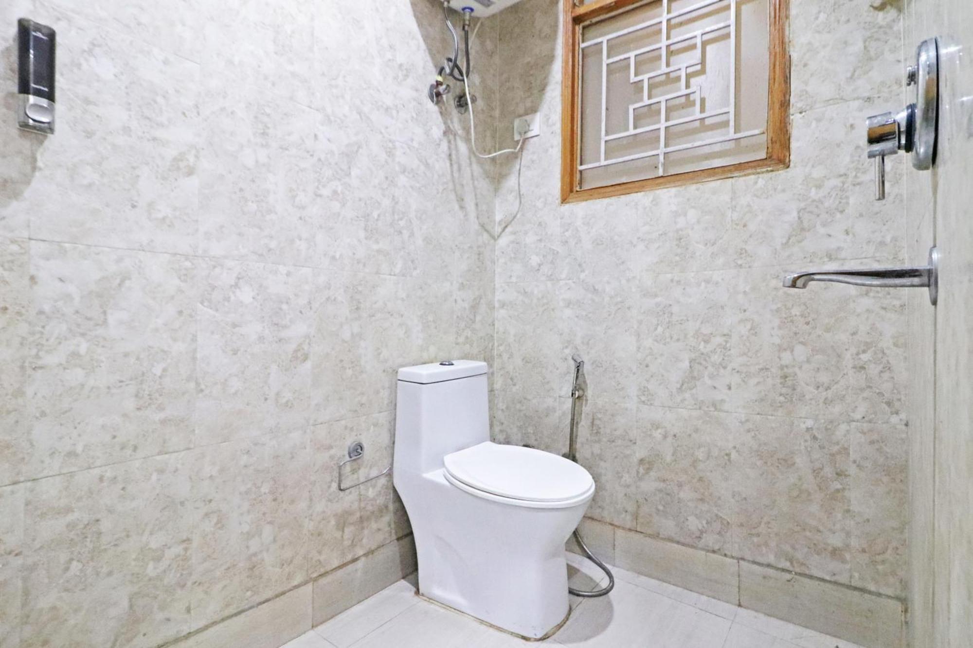 Trendy Residency - Couple Friendly Hotel