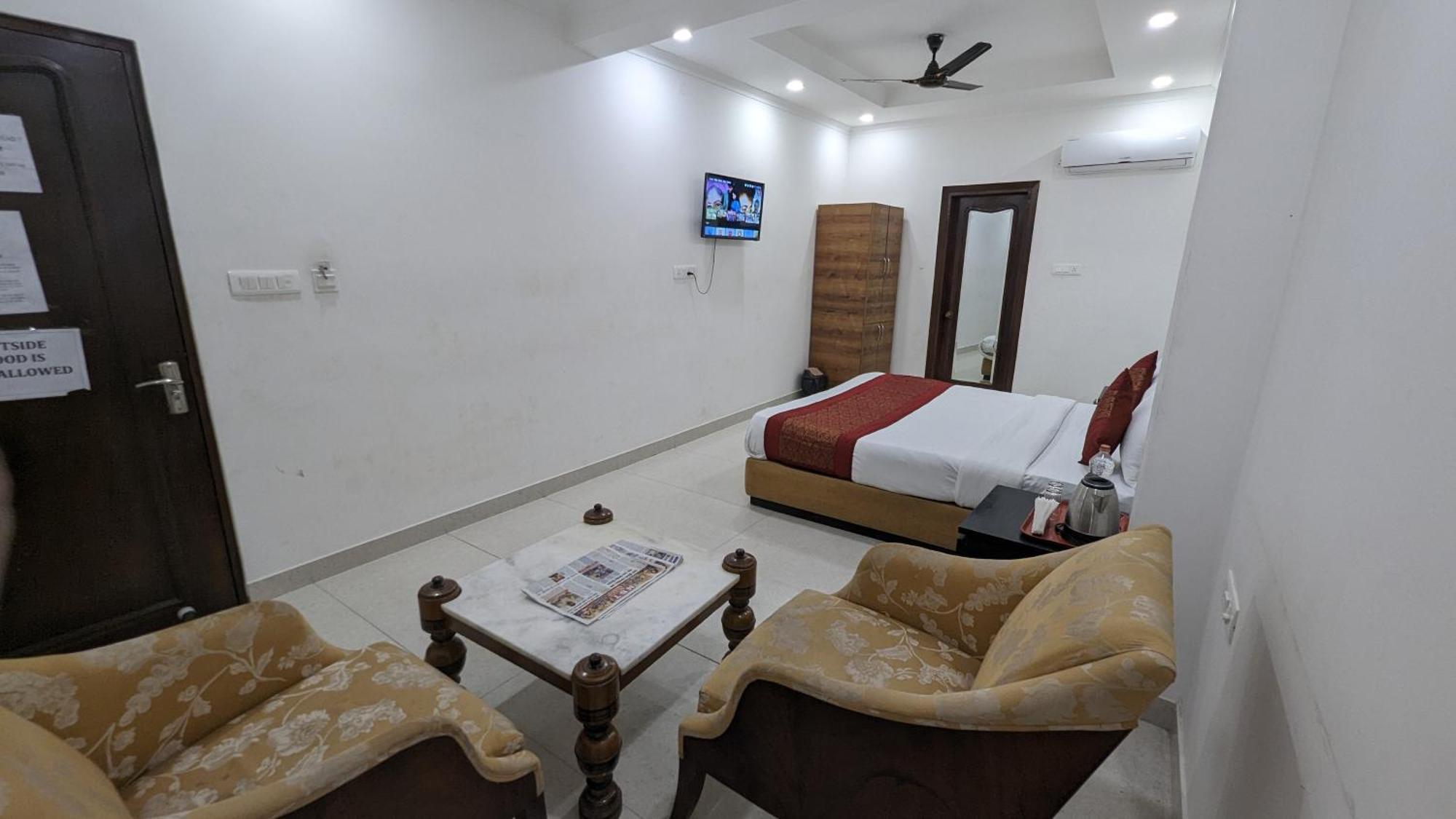 Moon Taj Near Yashobhoomi Convention Centre Delhi (National Capital Territory of India)
