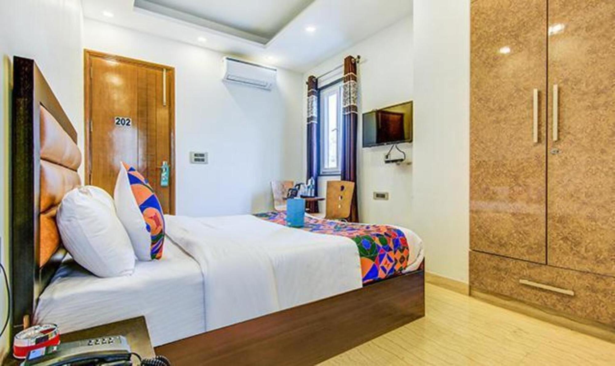 Hotel Fabhotel F-aloyd Lajpat Nagar 3*