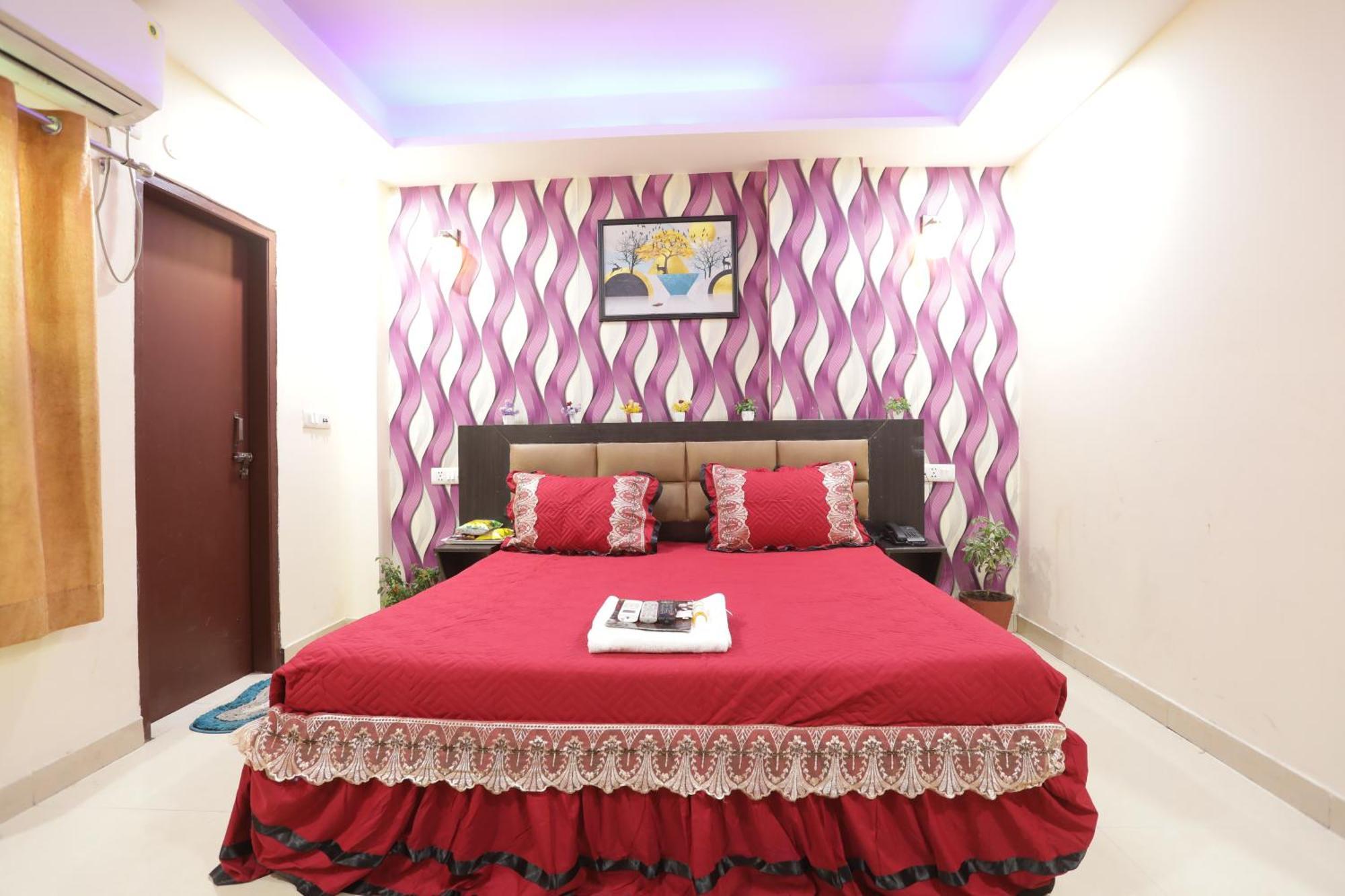 New Punjab Luxury Hotel