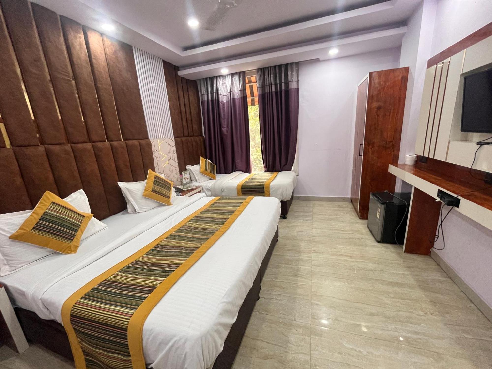 Hotel Ambience -5 Mints Walk From Railway Station Nova Deli
