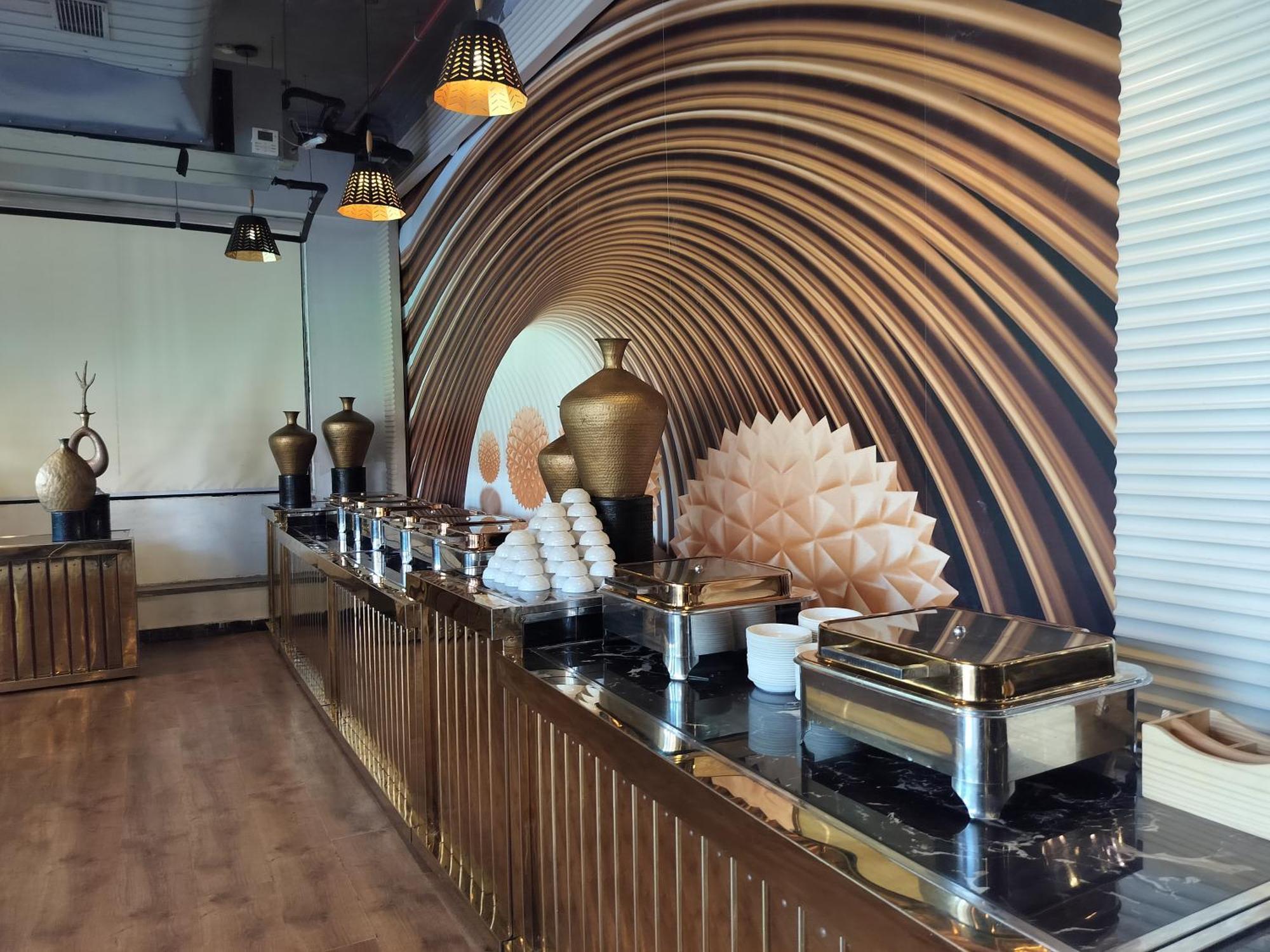 Luxe Opera Nh8 - 7km From Igi Airport Delhi - 