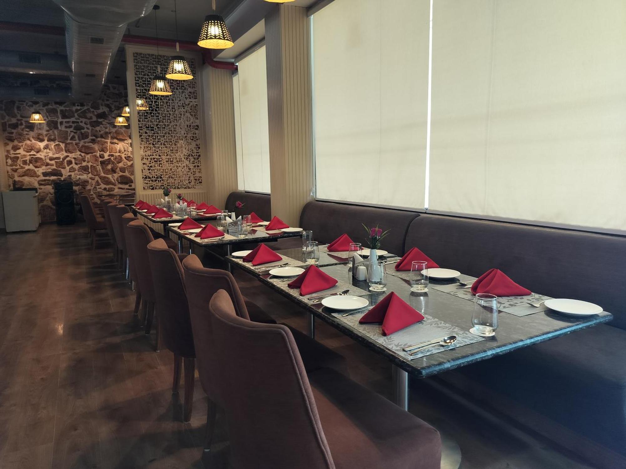 Luxe Opera Nh8 - 7km From Igi Airport Delhi - 