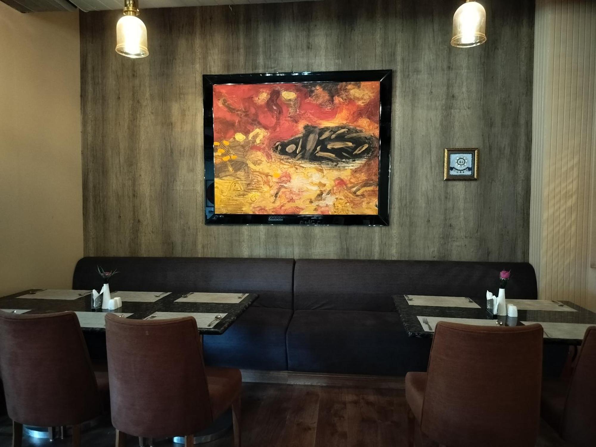 Luxe Opera Nh8 - 7km From Igi Airport Delhi - 