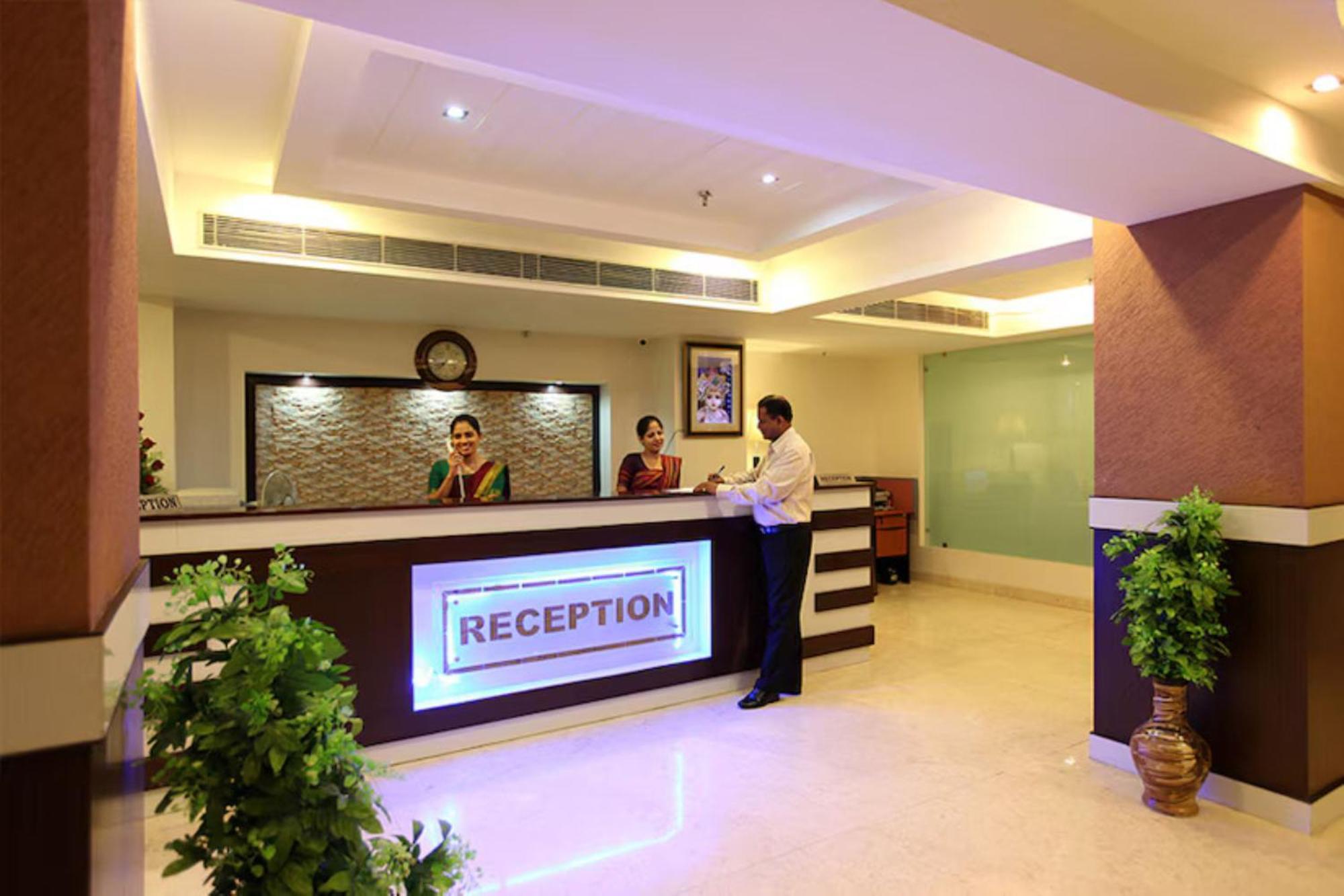 The Impress Near Delhi Airport Hotel 4*