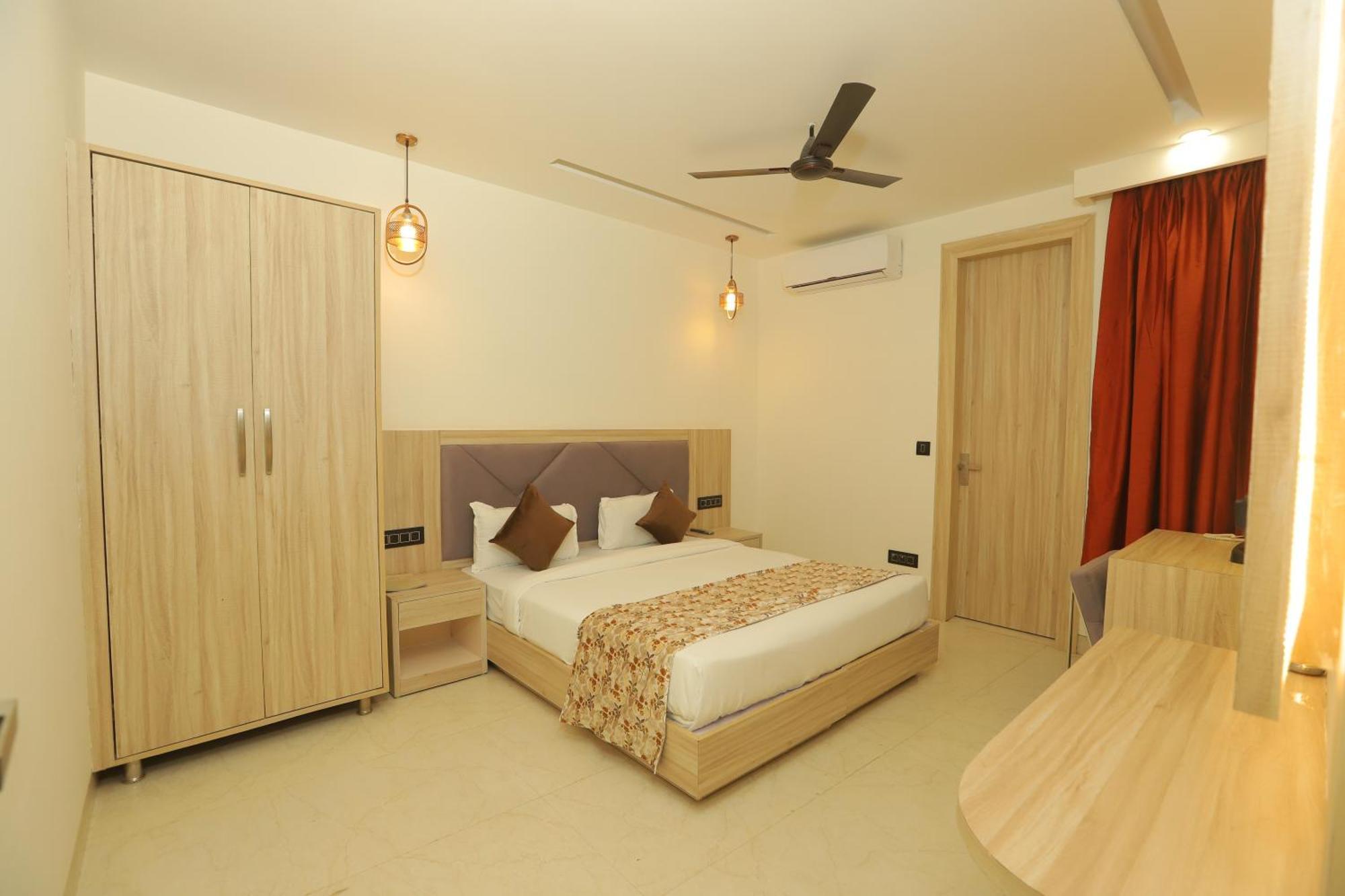 Hotel Palace-near Delhi Airport Nova Deli