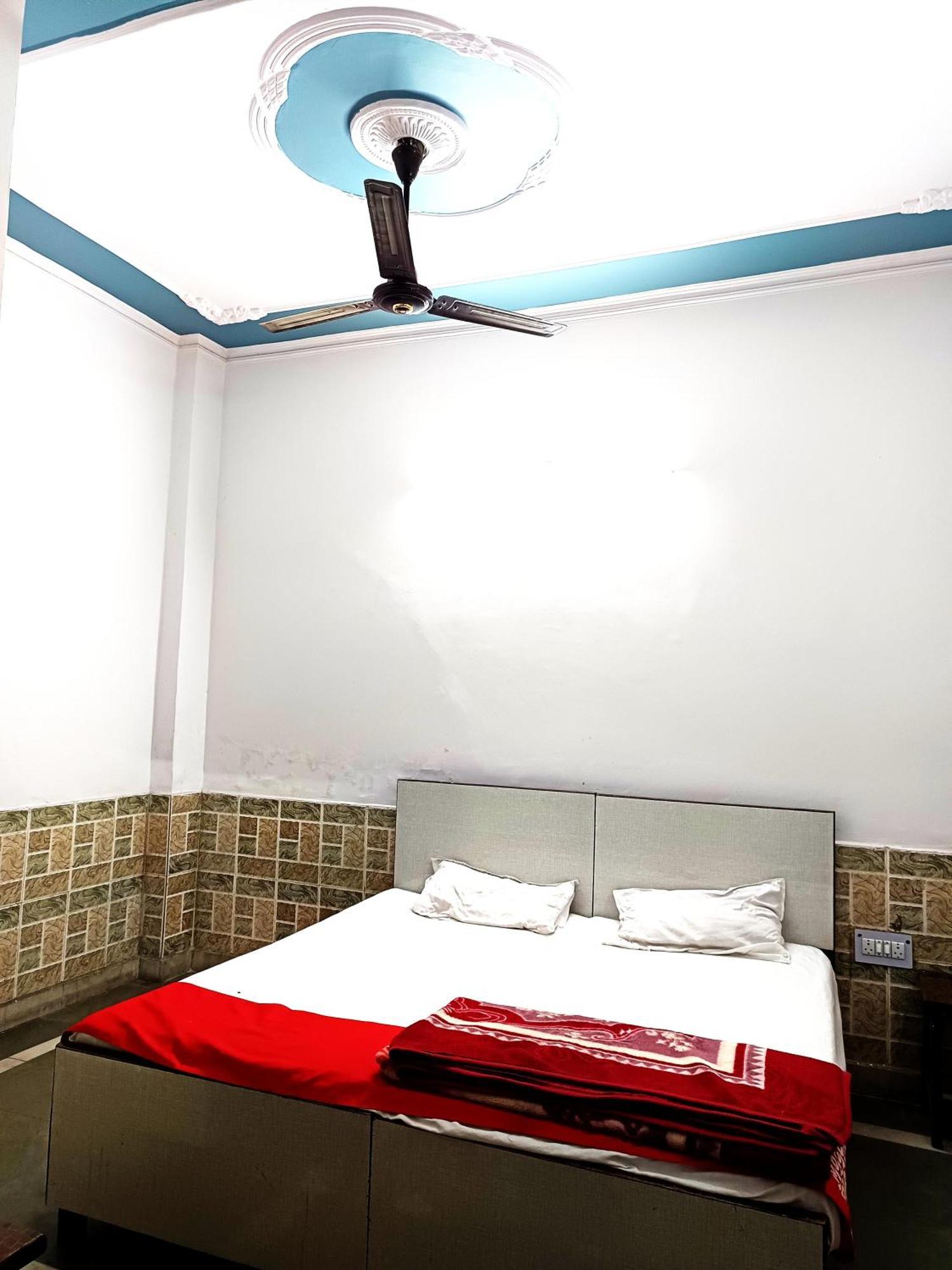 Bed & Breakfast Lotus - 1 Min Walk In From Nizamuddin Railway Station