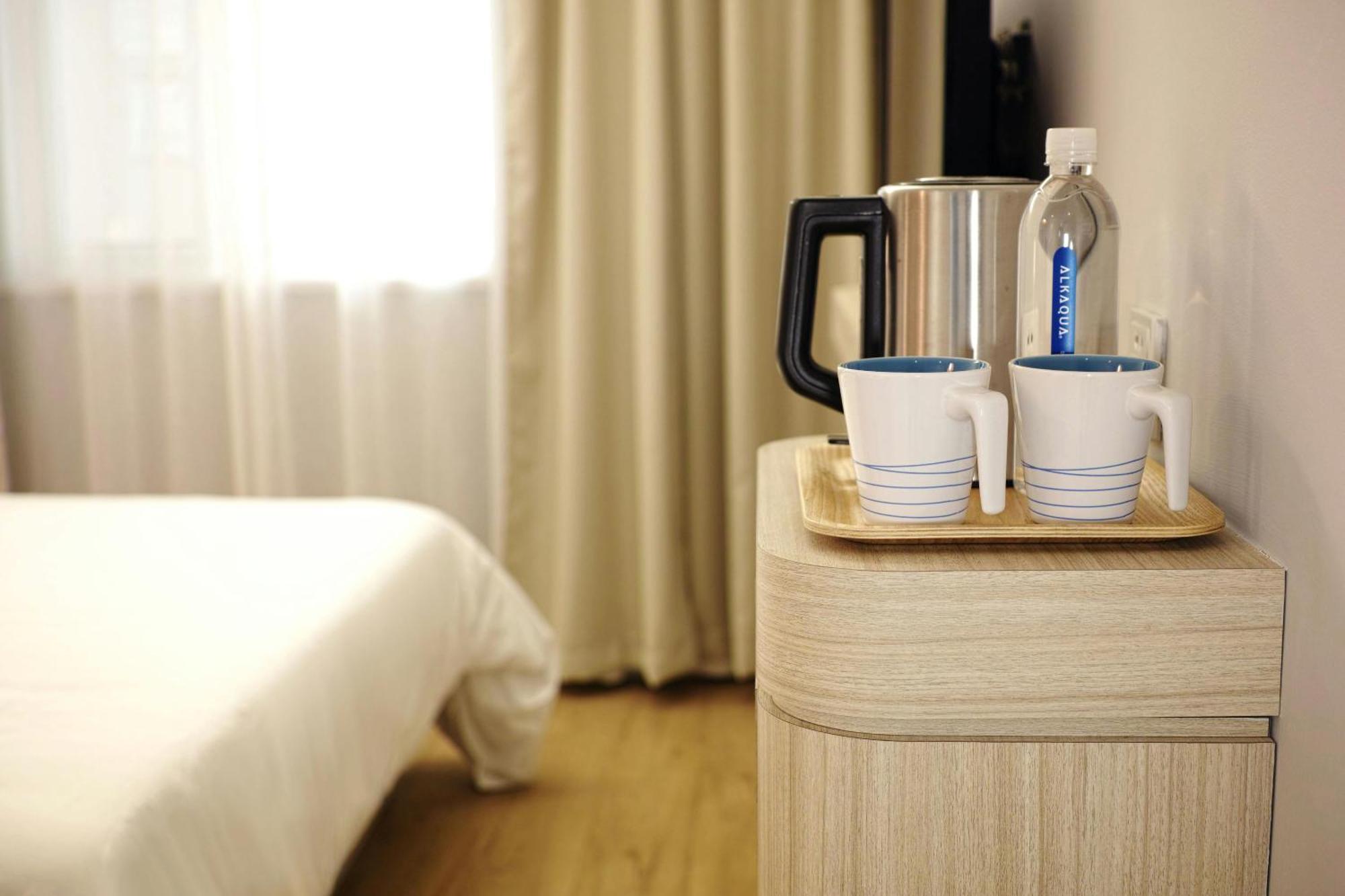 Hotel Le Mount Near Delhi Airport Nova Deli