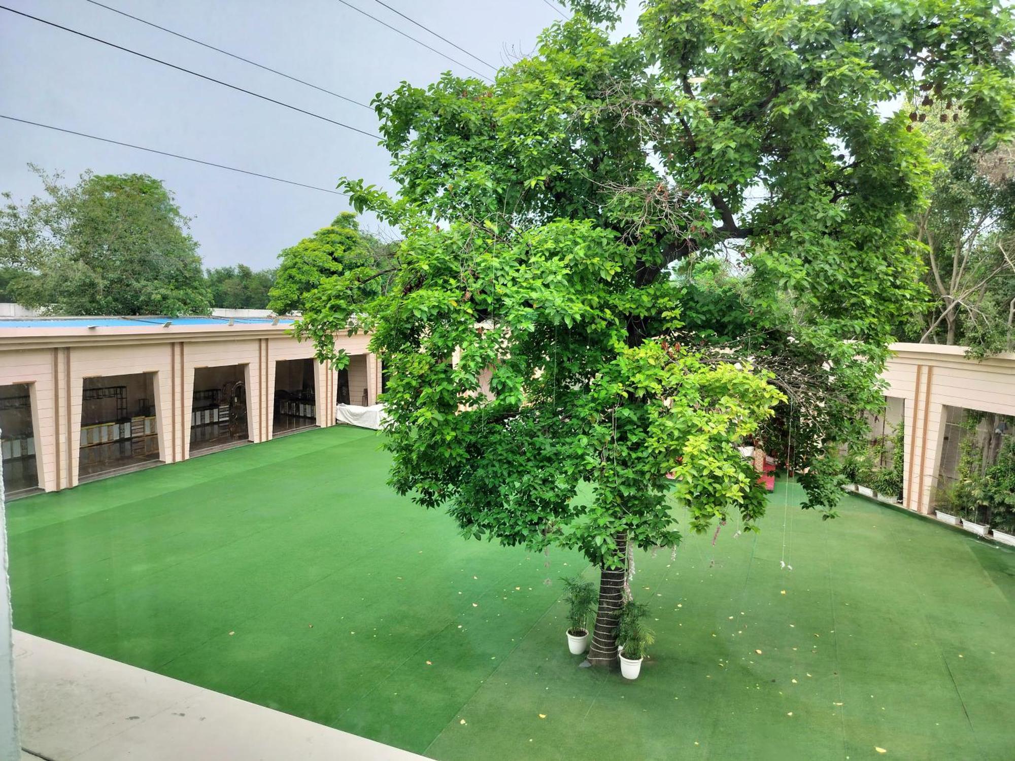 Luxe Opera Nh8 - 7km From Igi Airport Delhi - 