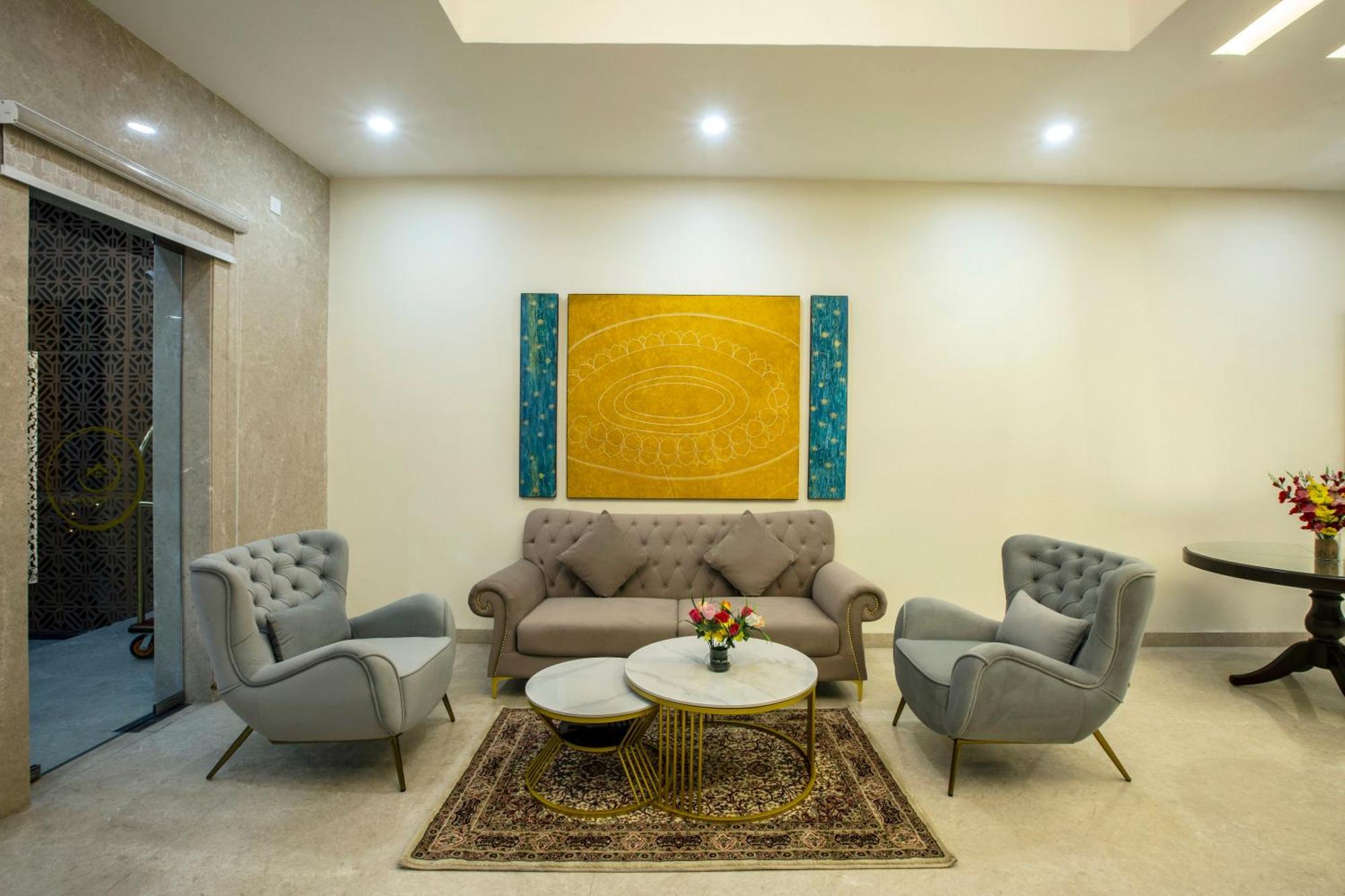 Hotel Luxe Opera Nh8 - 7km From Igi Airport Delhi - 