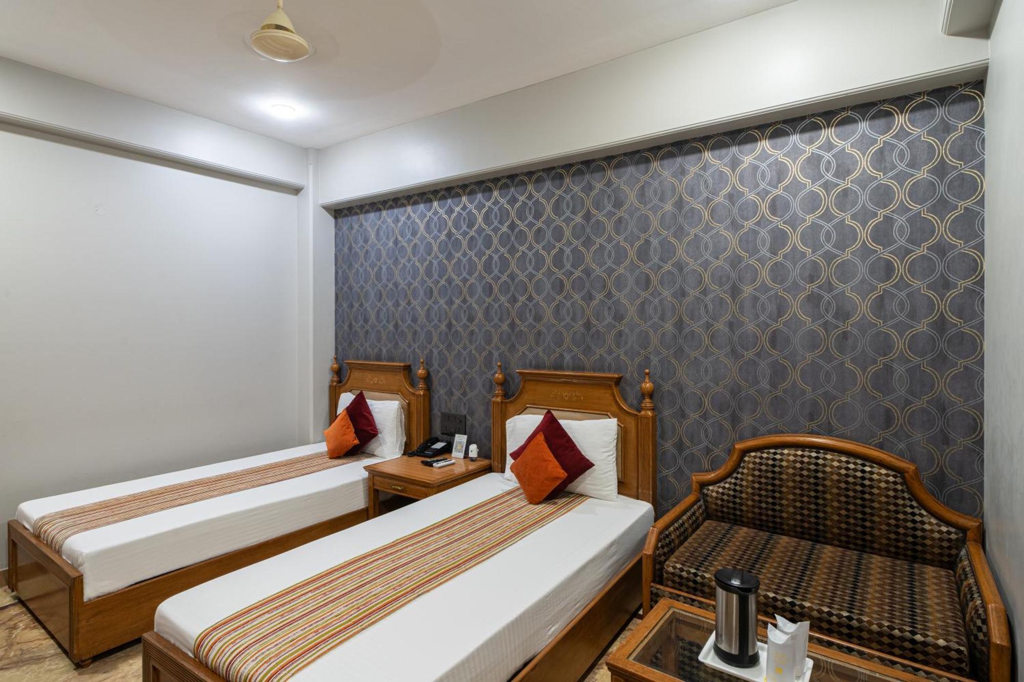 Hotel Sunstar Grand 3*