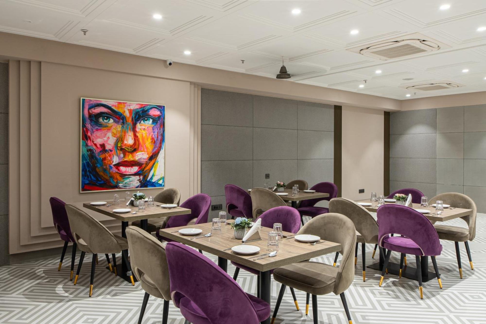 Hotel Sunstar Grand 3*