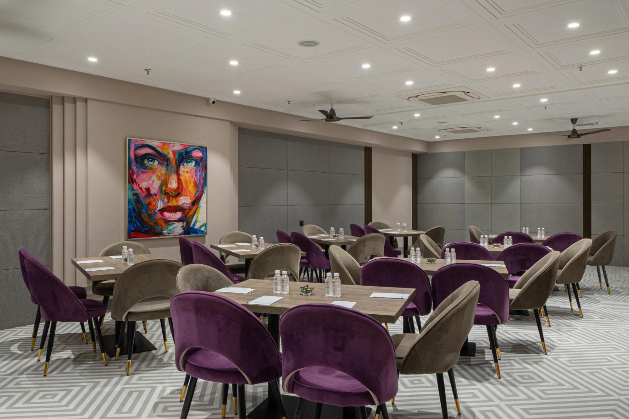 Hotel Sunstar Grand 3*
