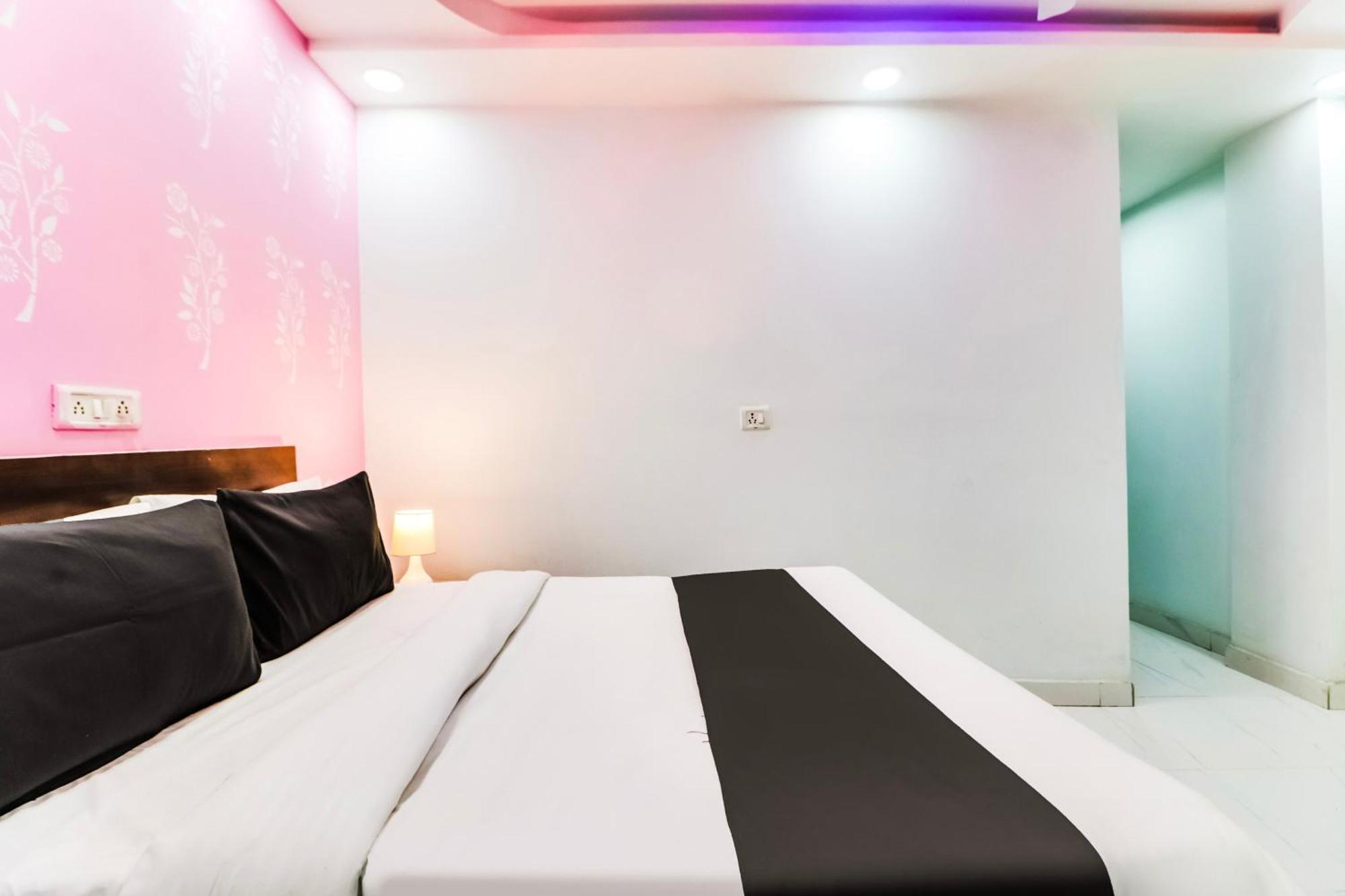 O Silent Moon Hotel