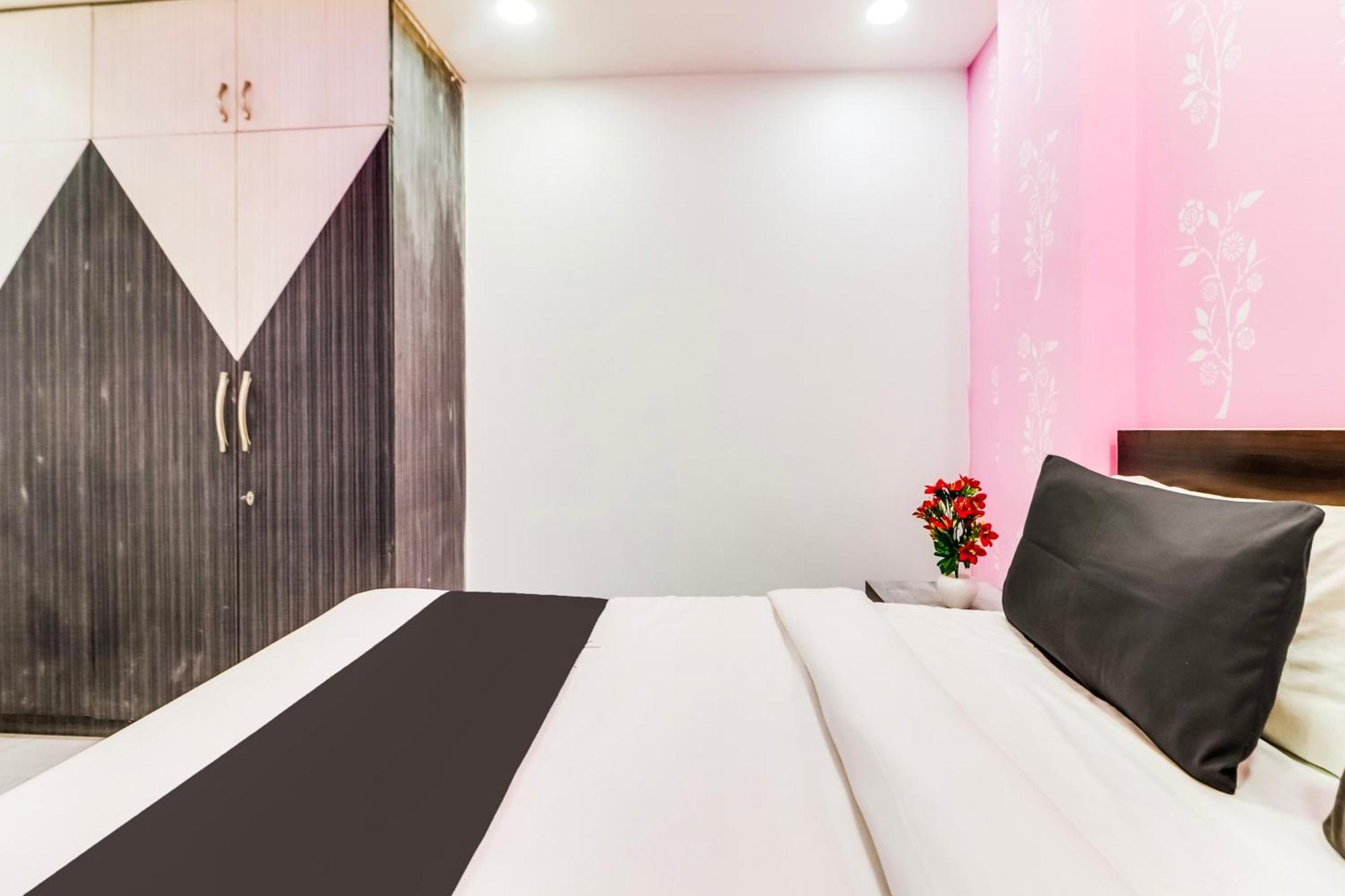 Hotel O Silent Moon Delhi (National Capital Territory of India)
