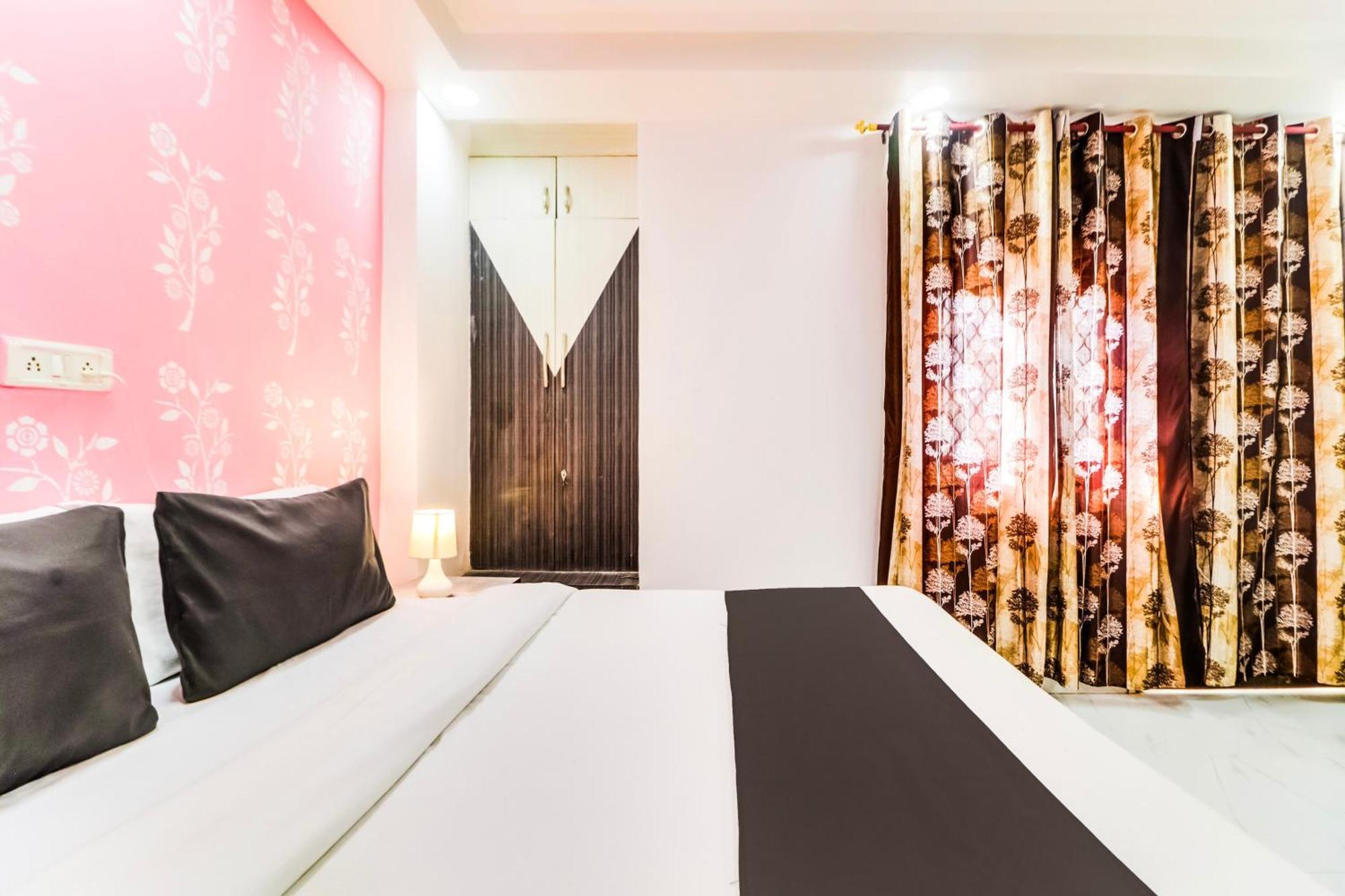 Hotel O Silent Moon 3*