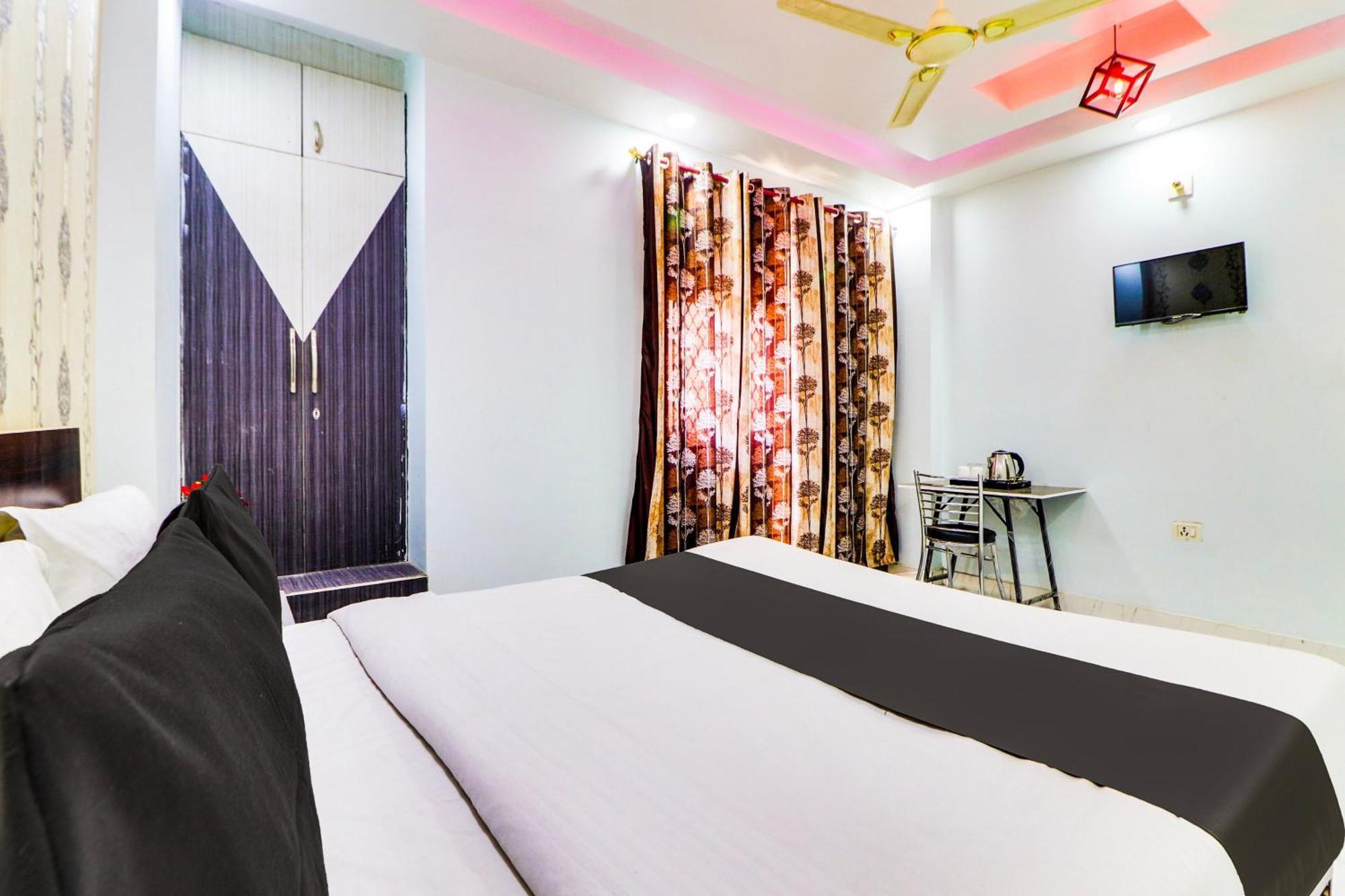 Hotel O Silent Moon 3*