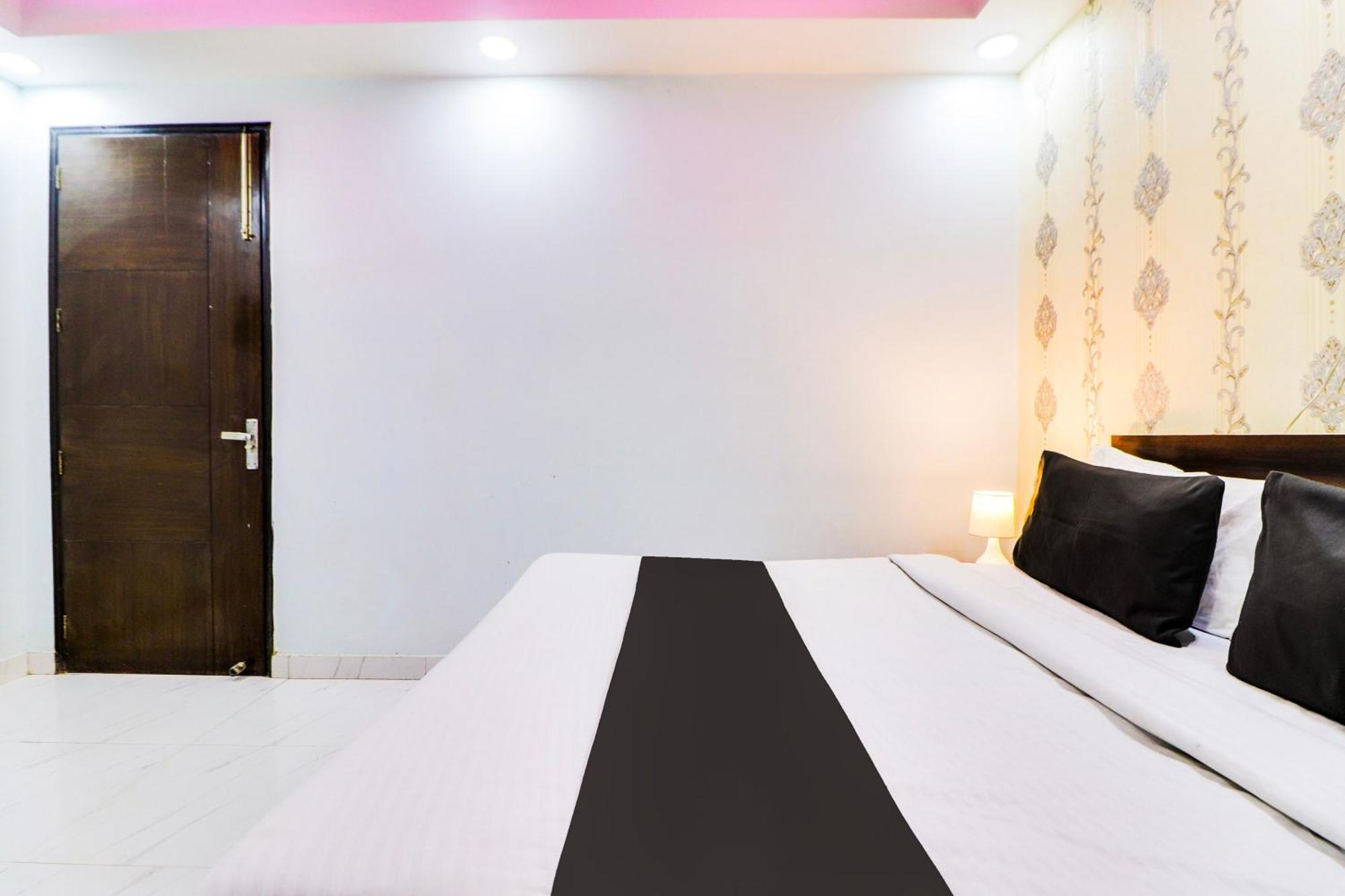 Hotel O Silent Moon 3*
