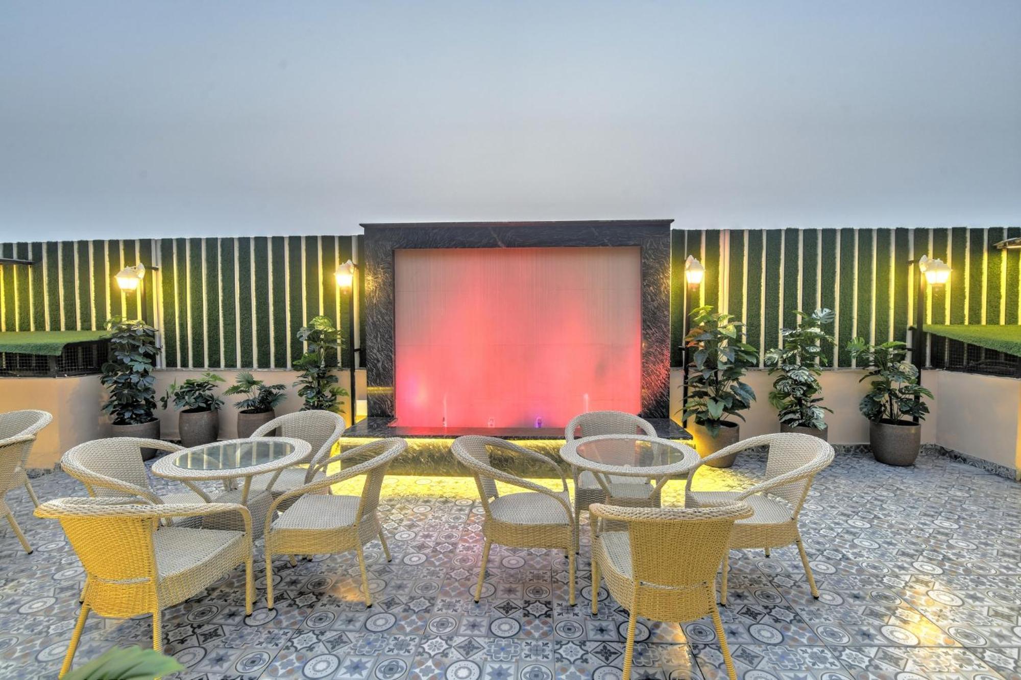 Foxoso Venue Hotel, Delhi Airport Hotel